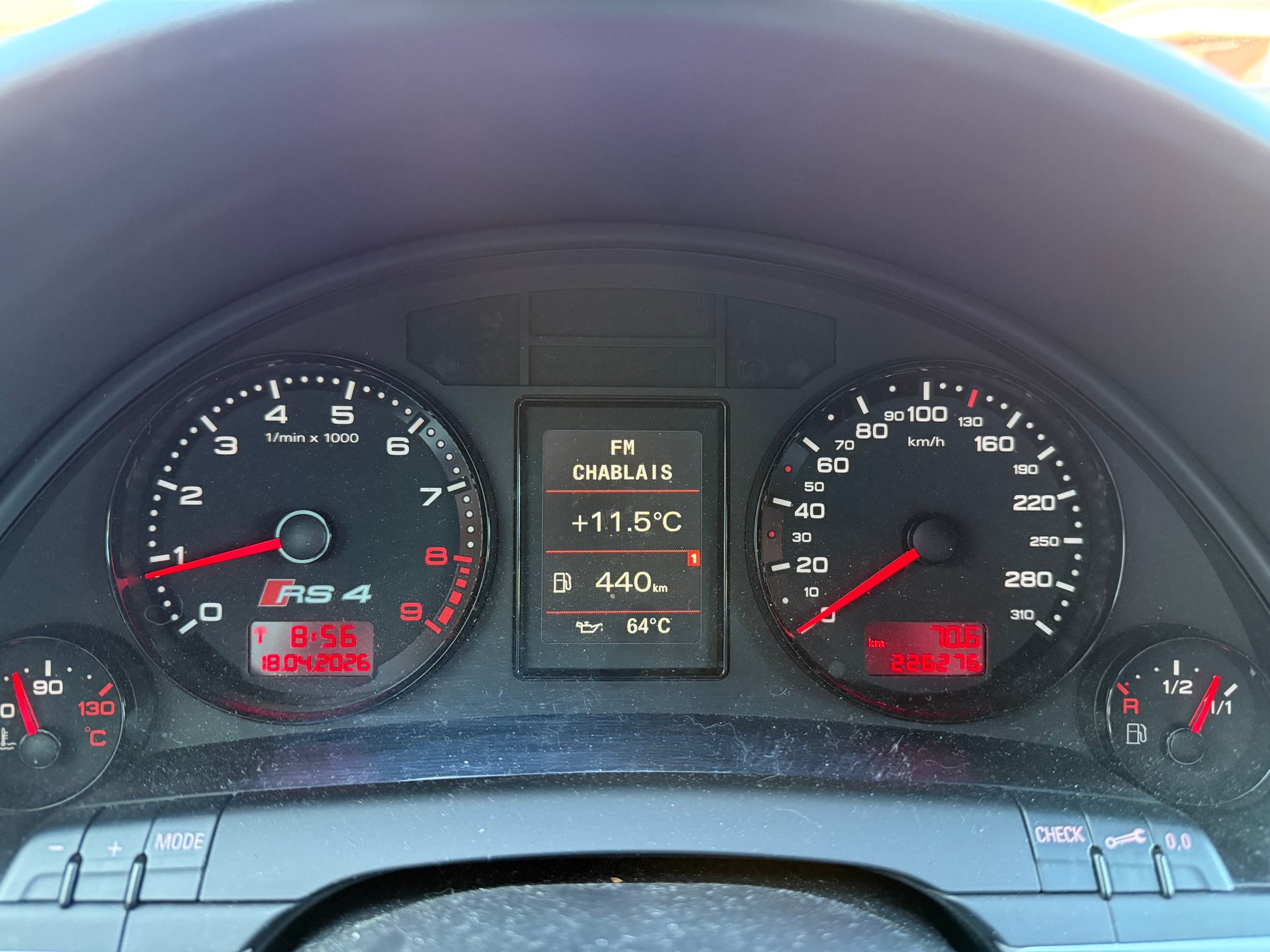 AUDI RS4 Avant 4.2 V8 quattro-image-4