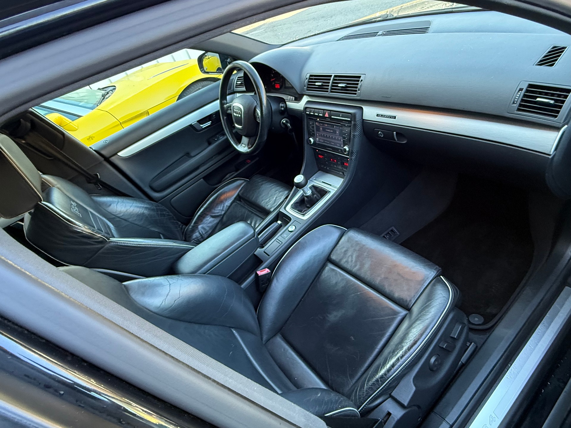 AUDI RS4 Avant 4.2 V8 quattro-image-9