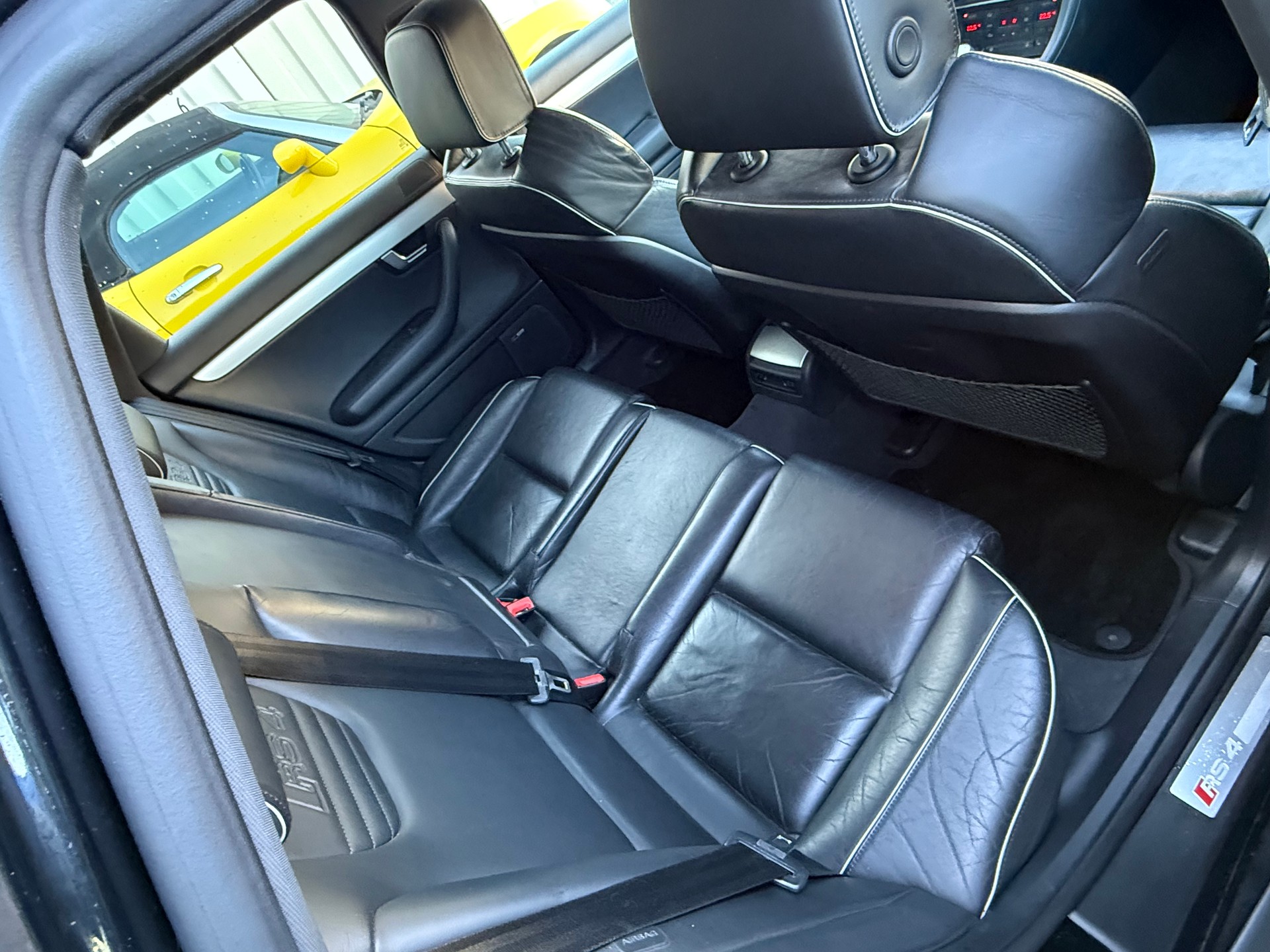 AUDI RS4 Avant 4.2 V8 quattro-image-10