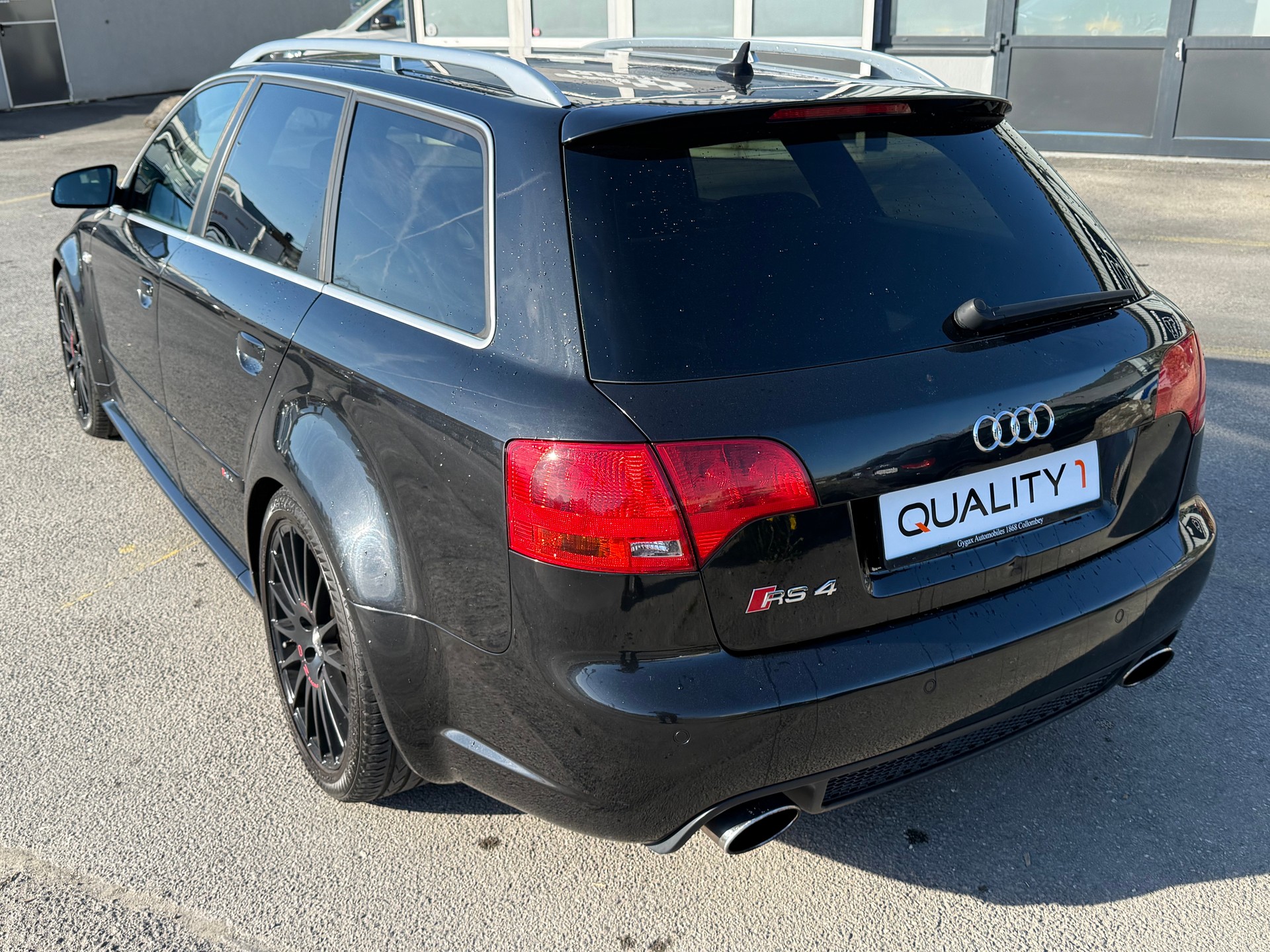AUDI RS4 Avant 4.2 V8 quattro-image-2