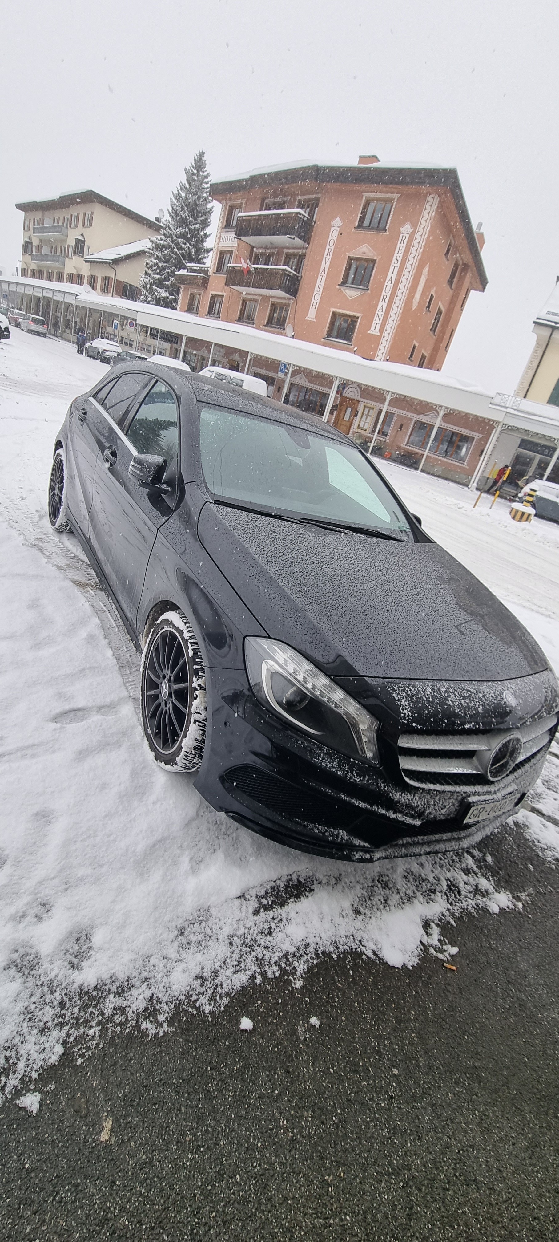 MERCEDES-BENZ A 250 AMG Line 4Matic 7G-DCT-image-1