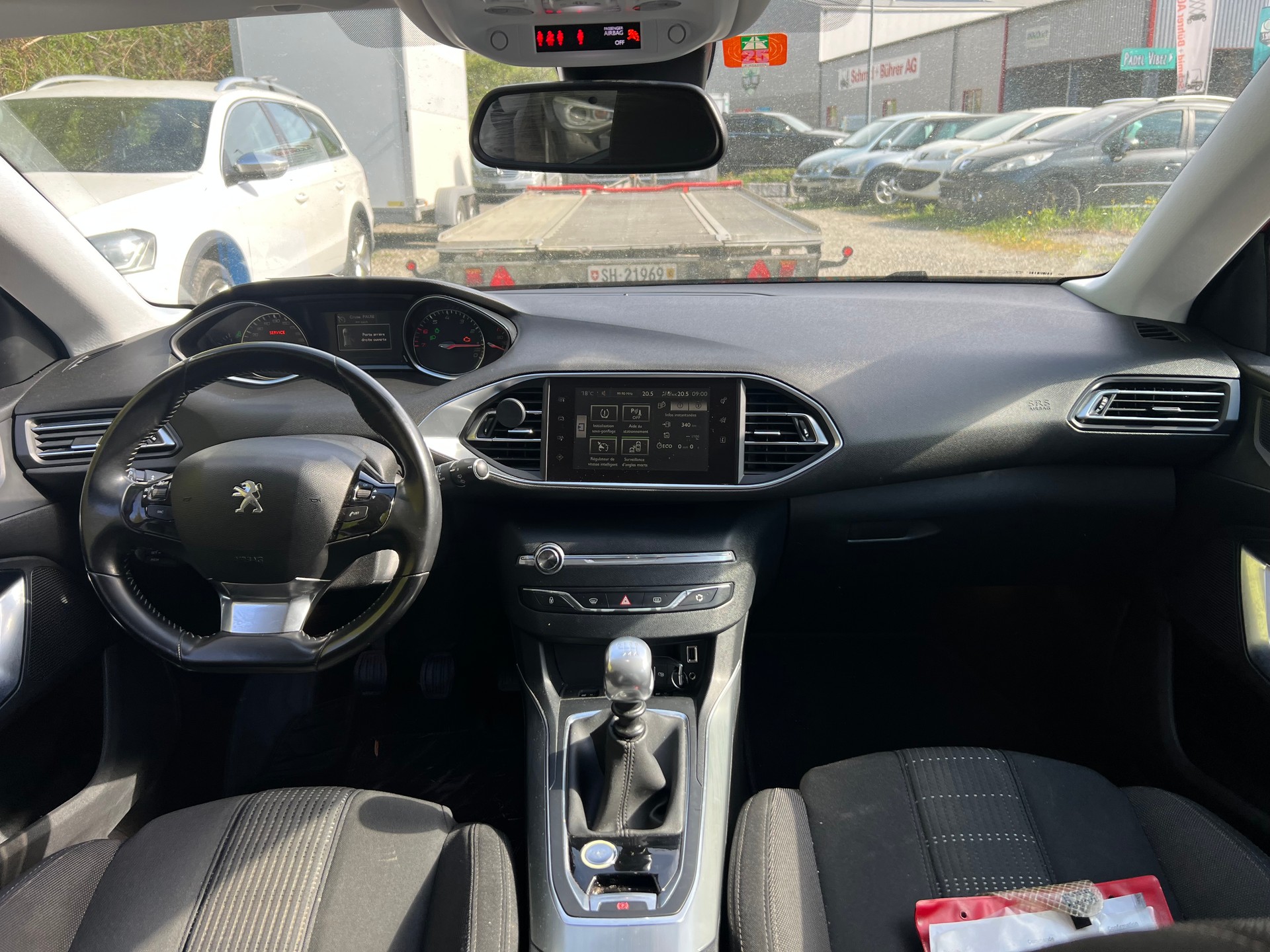 PEUGEOT 308 1.2 THP Active-image-9