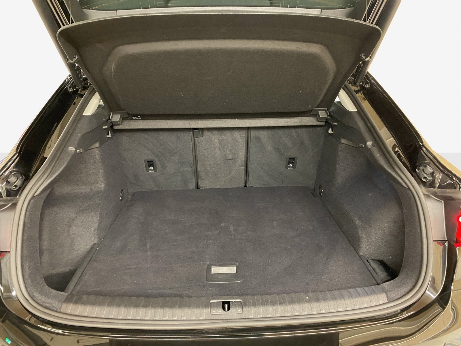AUDI Q3 Sportback 35 TFSI Attraction S-tronic-image-4