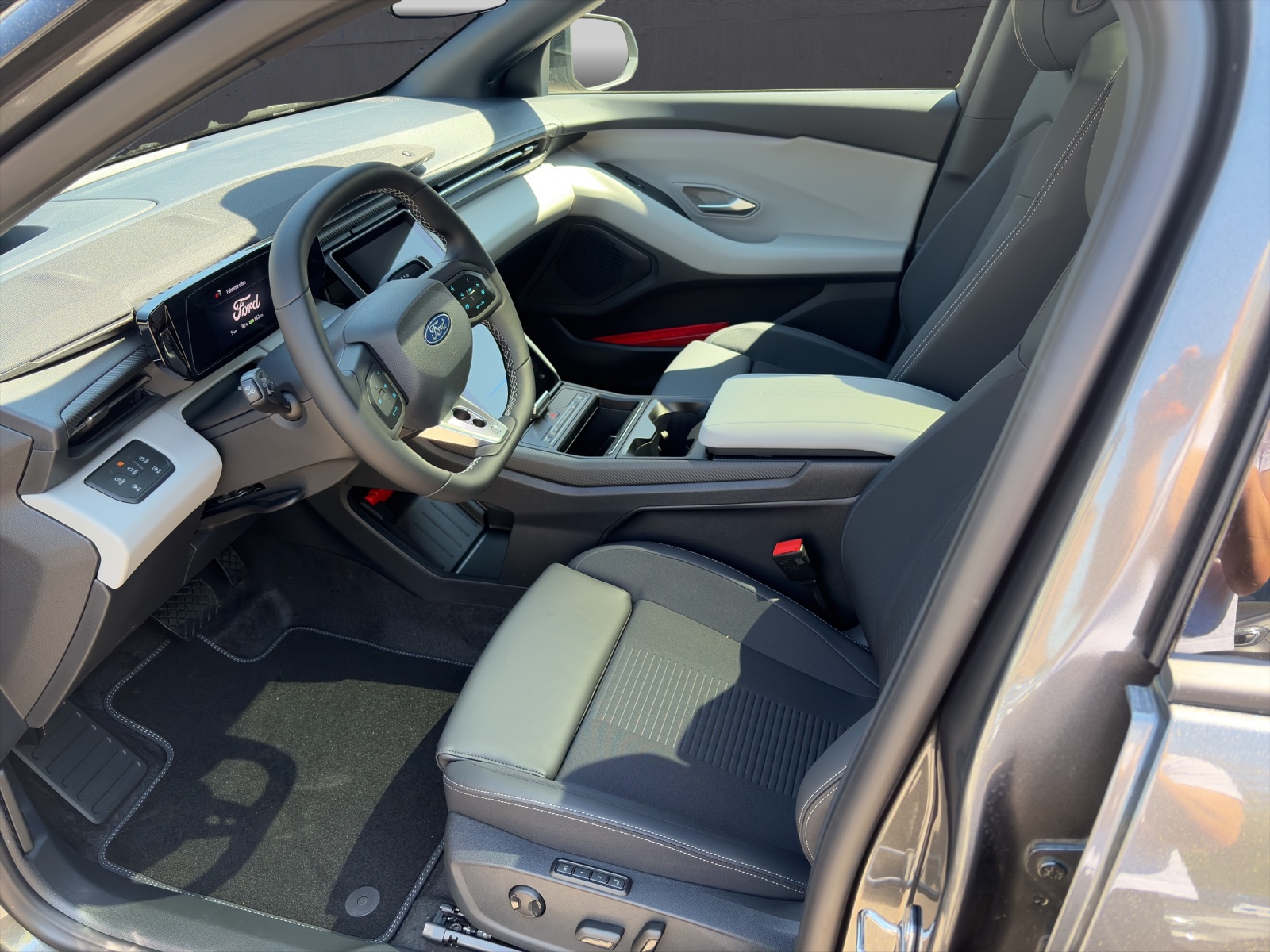 FORD Capri Extended Range (79 kWh) Premium AWD 4x4 AUTOMAT-image-6