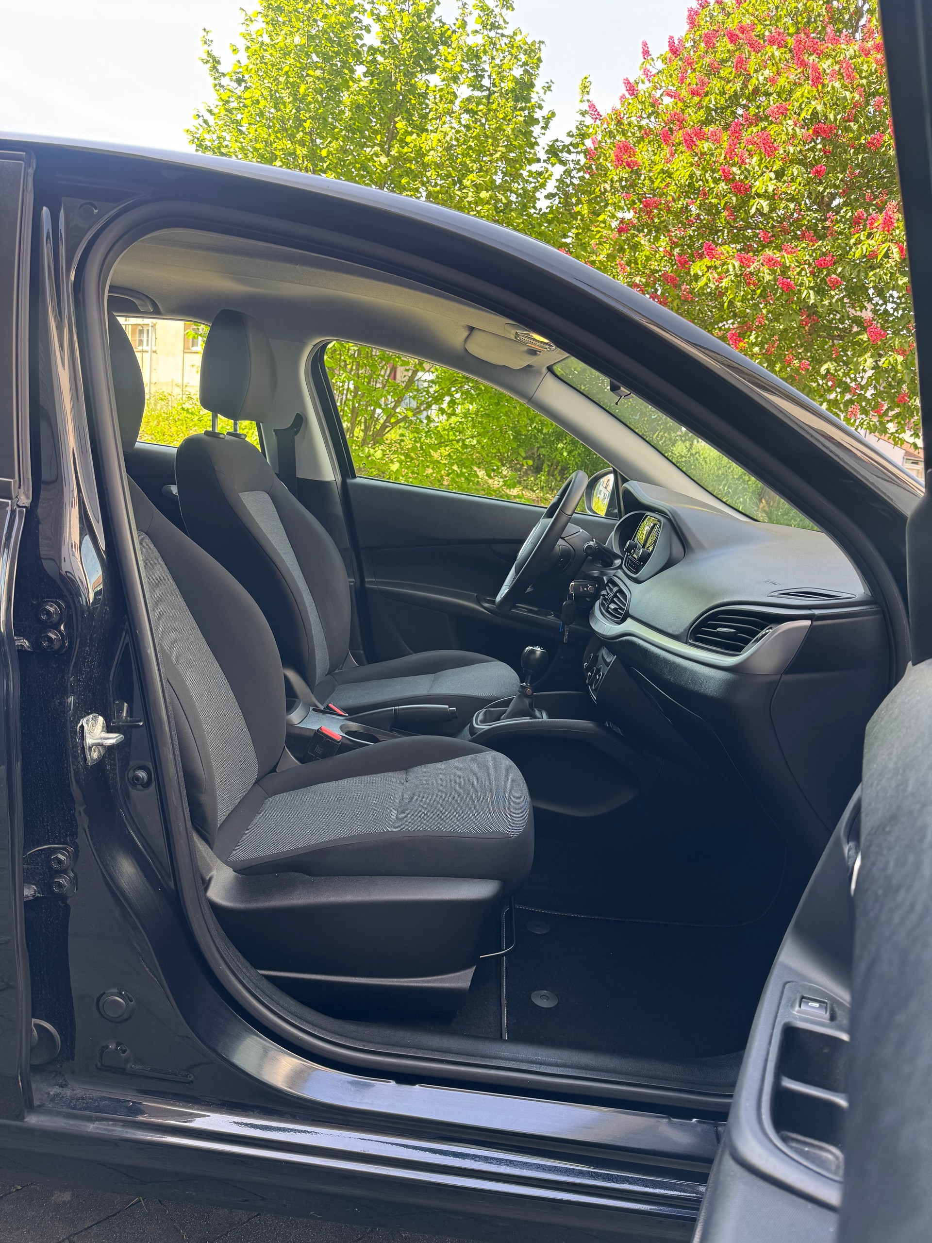 FIAT Tipo 1.4T Station Wagon Street-image-7