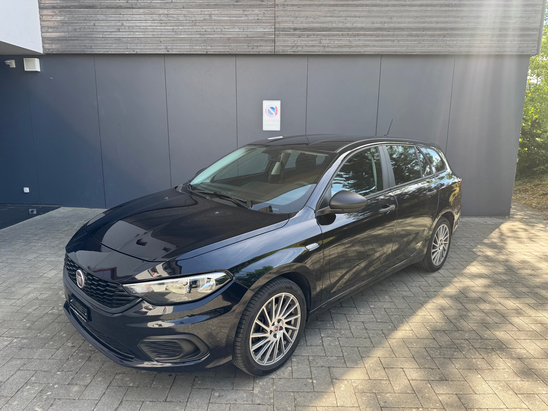FIAT Tipo 1.4T Station Wagon Street-image-2
