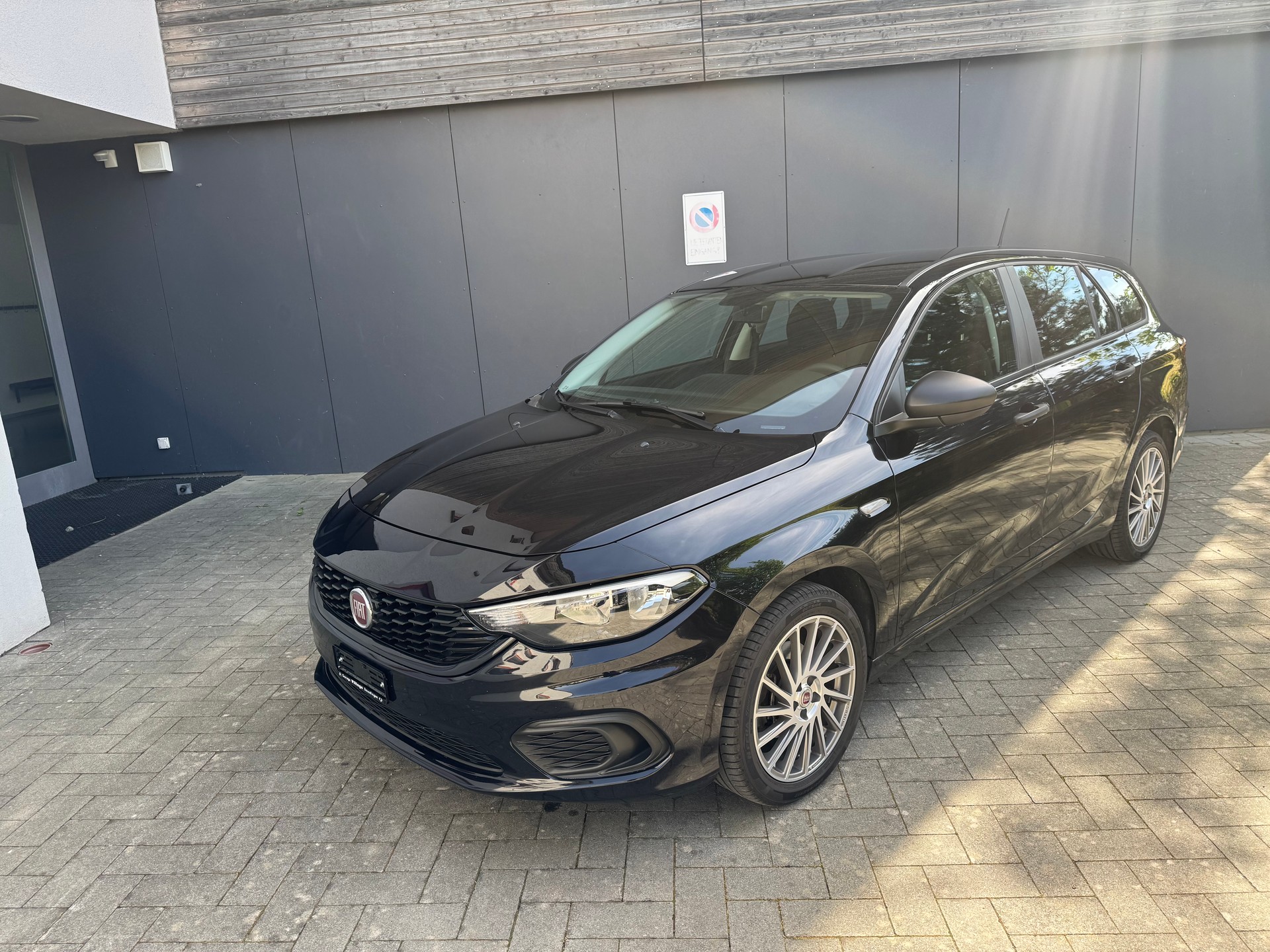 FIAT Tipo 1.4T Station Wagon Street-image-14