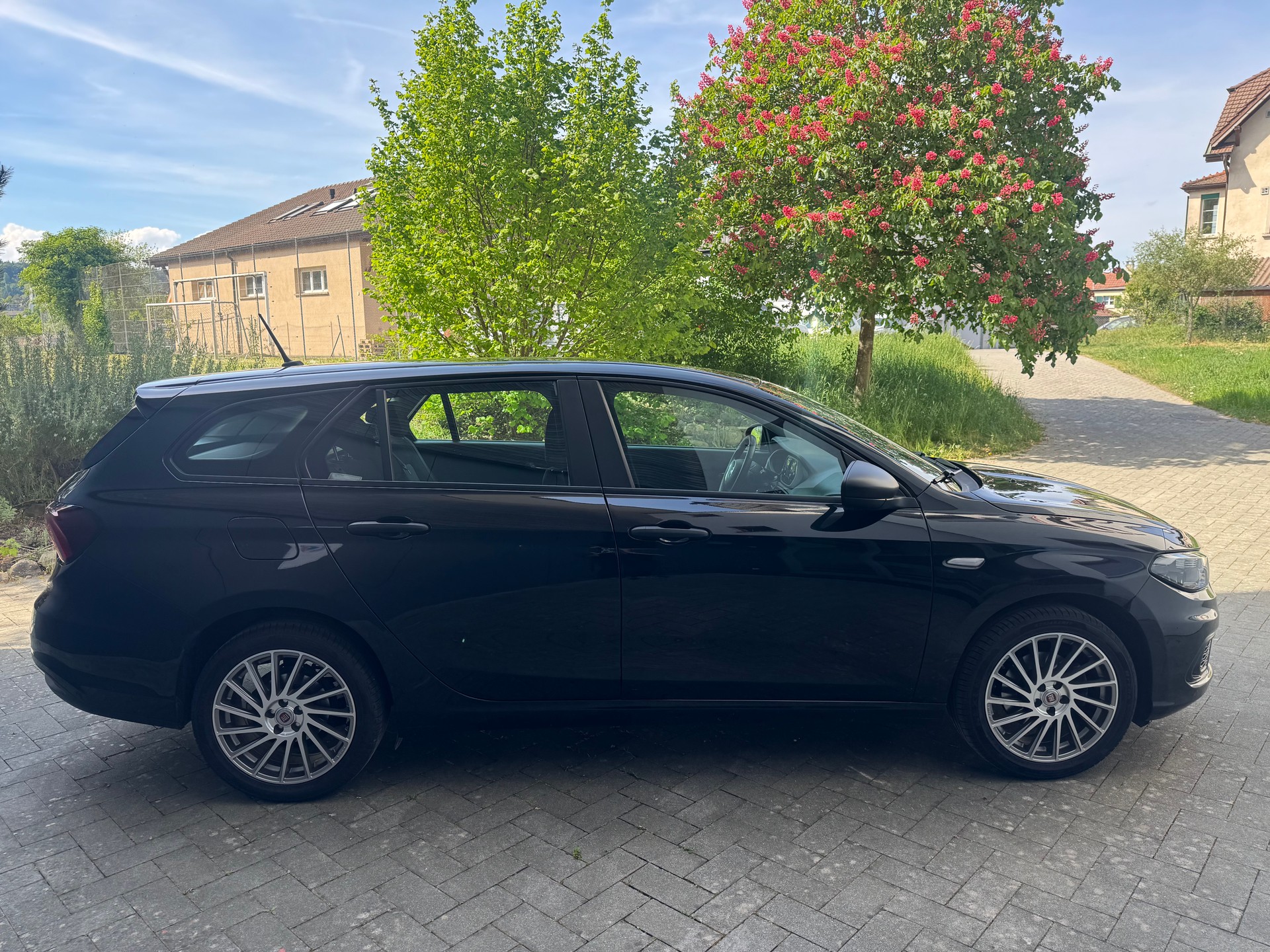 FIAT Tipo 1.4T Station Wagon Street-image-5