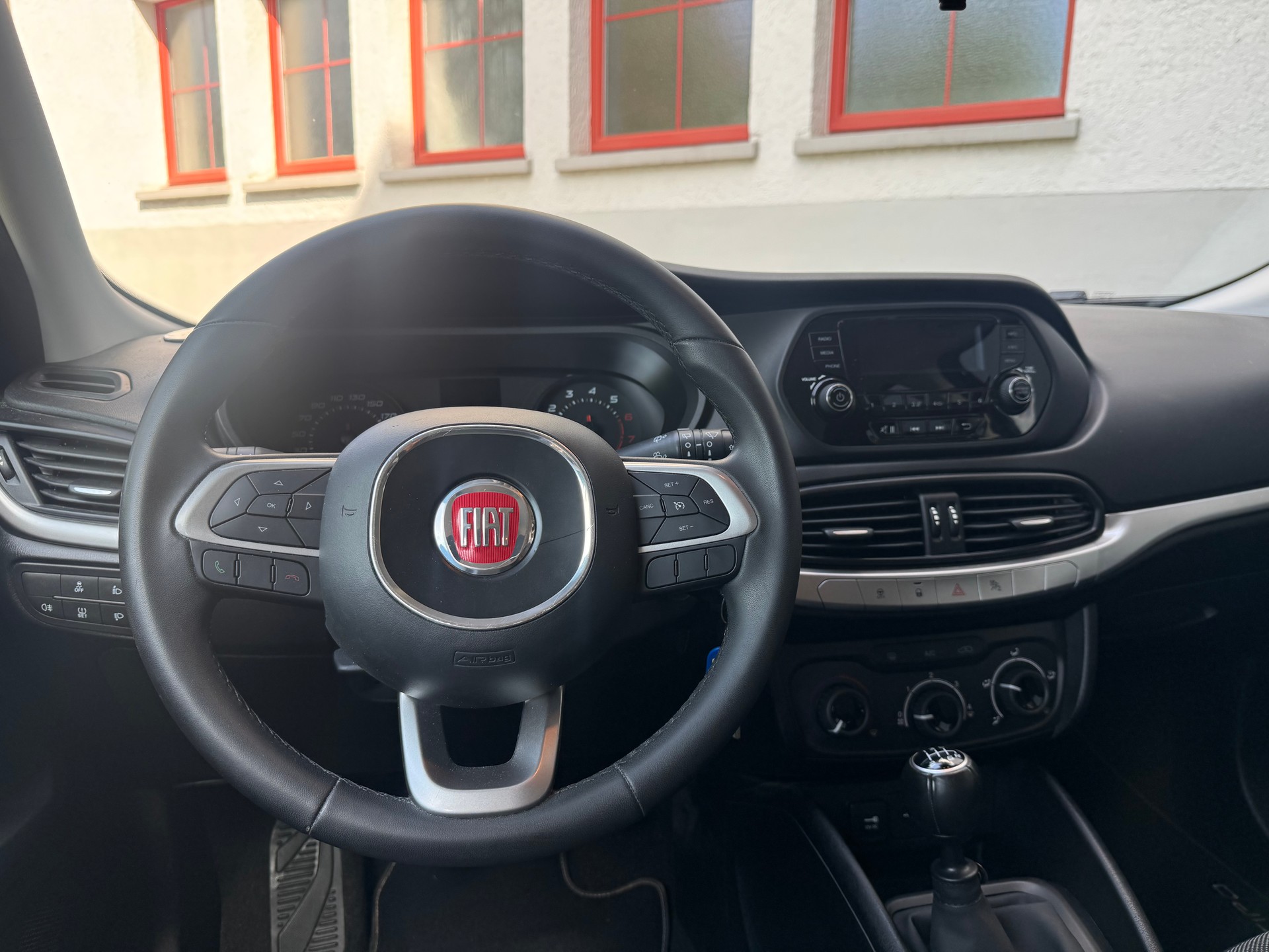 FIAT Tipo 1.4T Station Wagon Street-image-11
