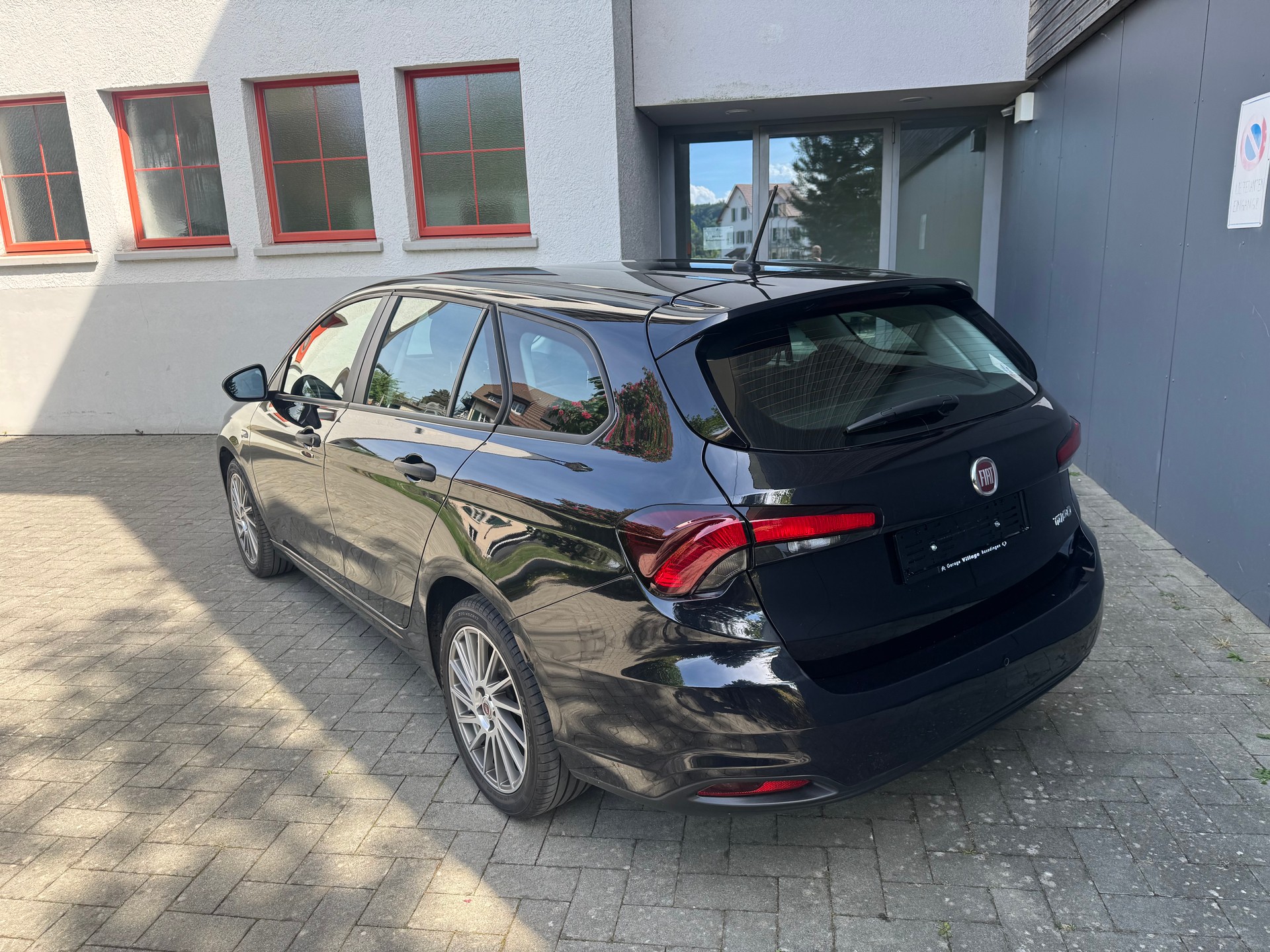 FIAT Tipo 1.4T Station Wagon Street-image-3