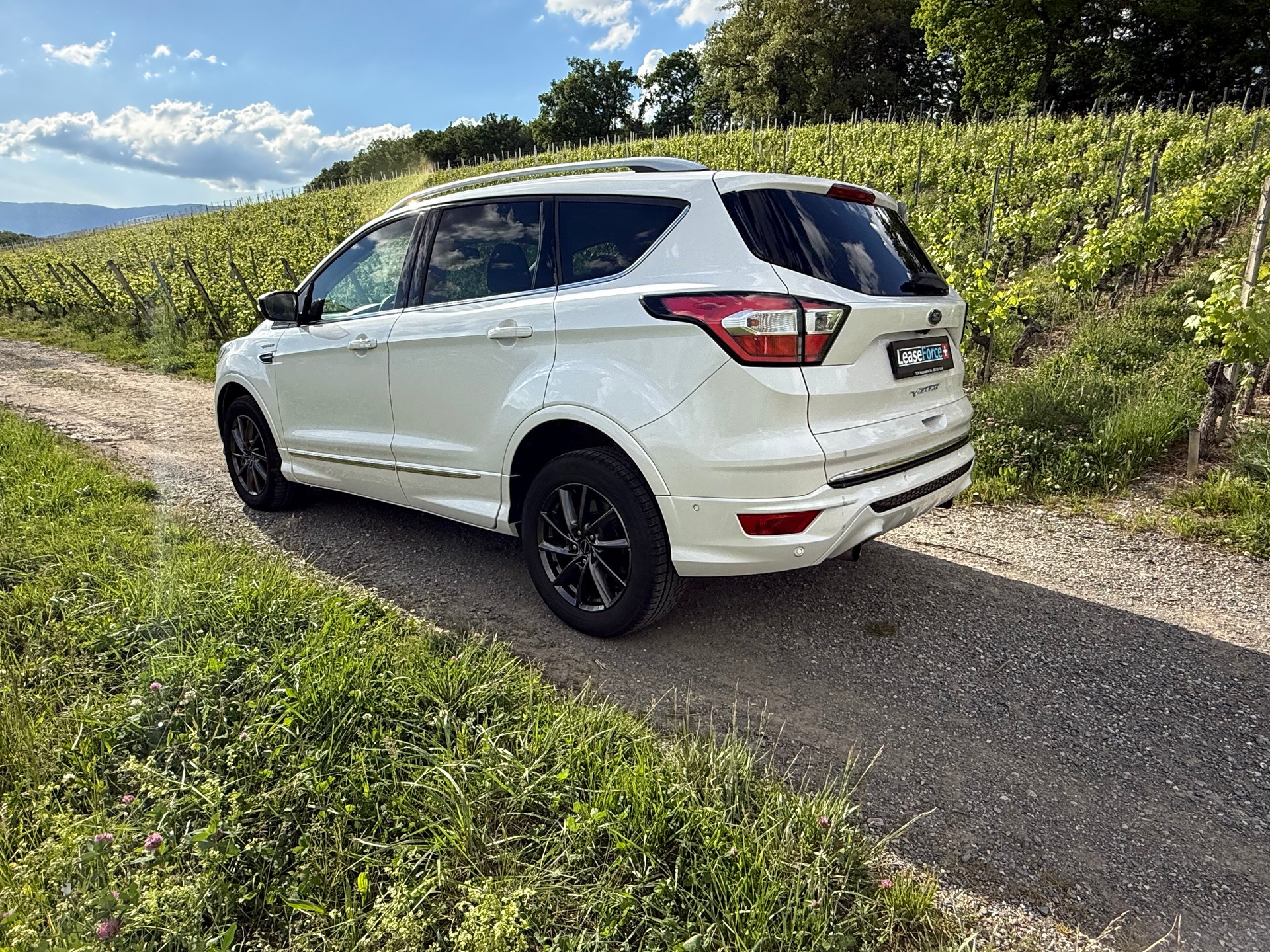 FORD Kuga 1.5 SCTi Vignale 4WD Automatic Voiture suisse . no fumeur-image-3