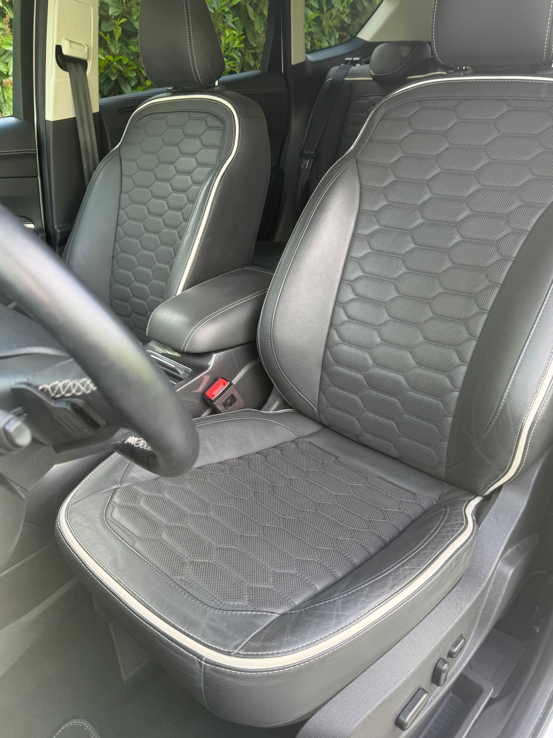 FORD Kuga 1.5 SCTi Vignale 4WD Automatic Voiture suisse . no fumeur-image-11