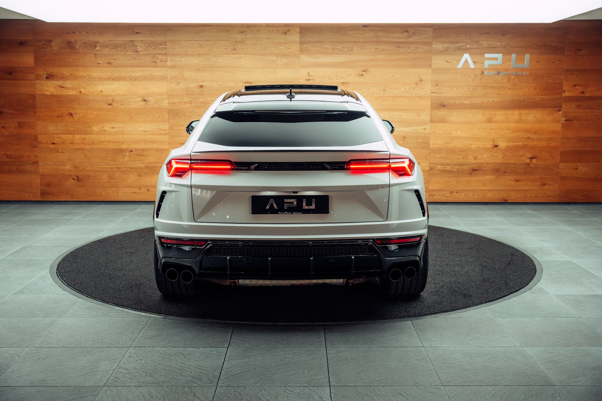 LAMBORGHINI Urus E-Gear Bianco Icarus-image-21