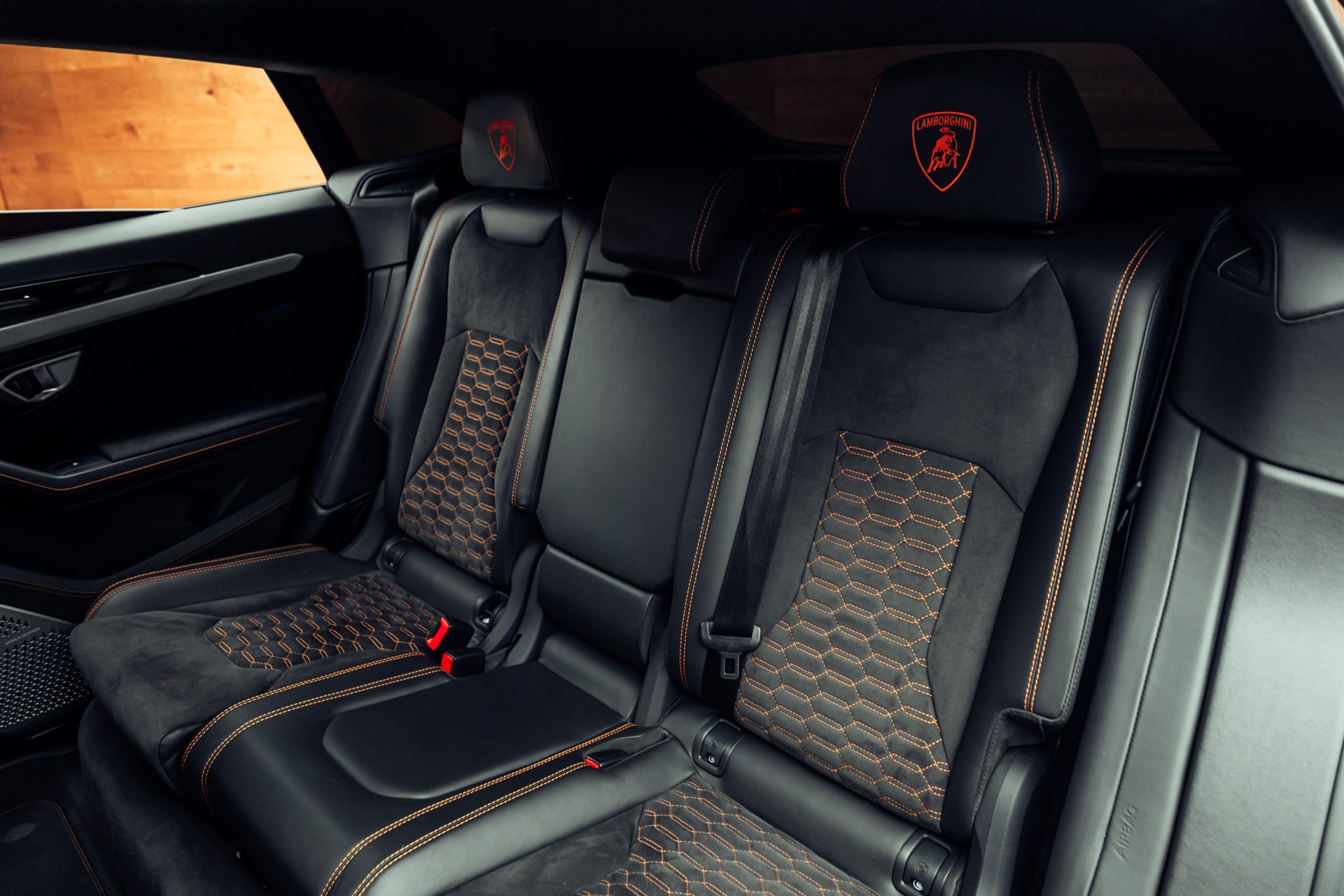 LAMBORGHINI Urus E-Gear Bianco Icarus-image-8