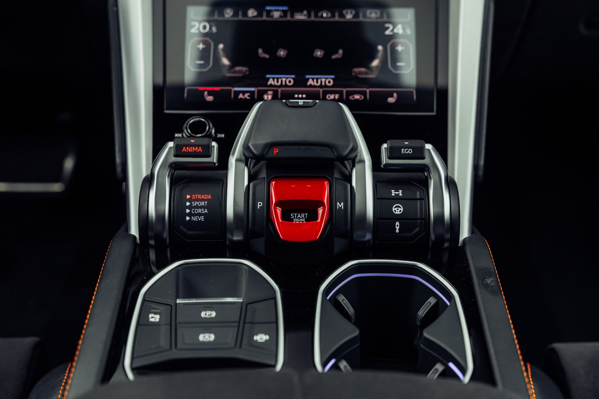 LAMBORGHINI Urus E-Gear Bianco Icarus-image-16