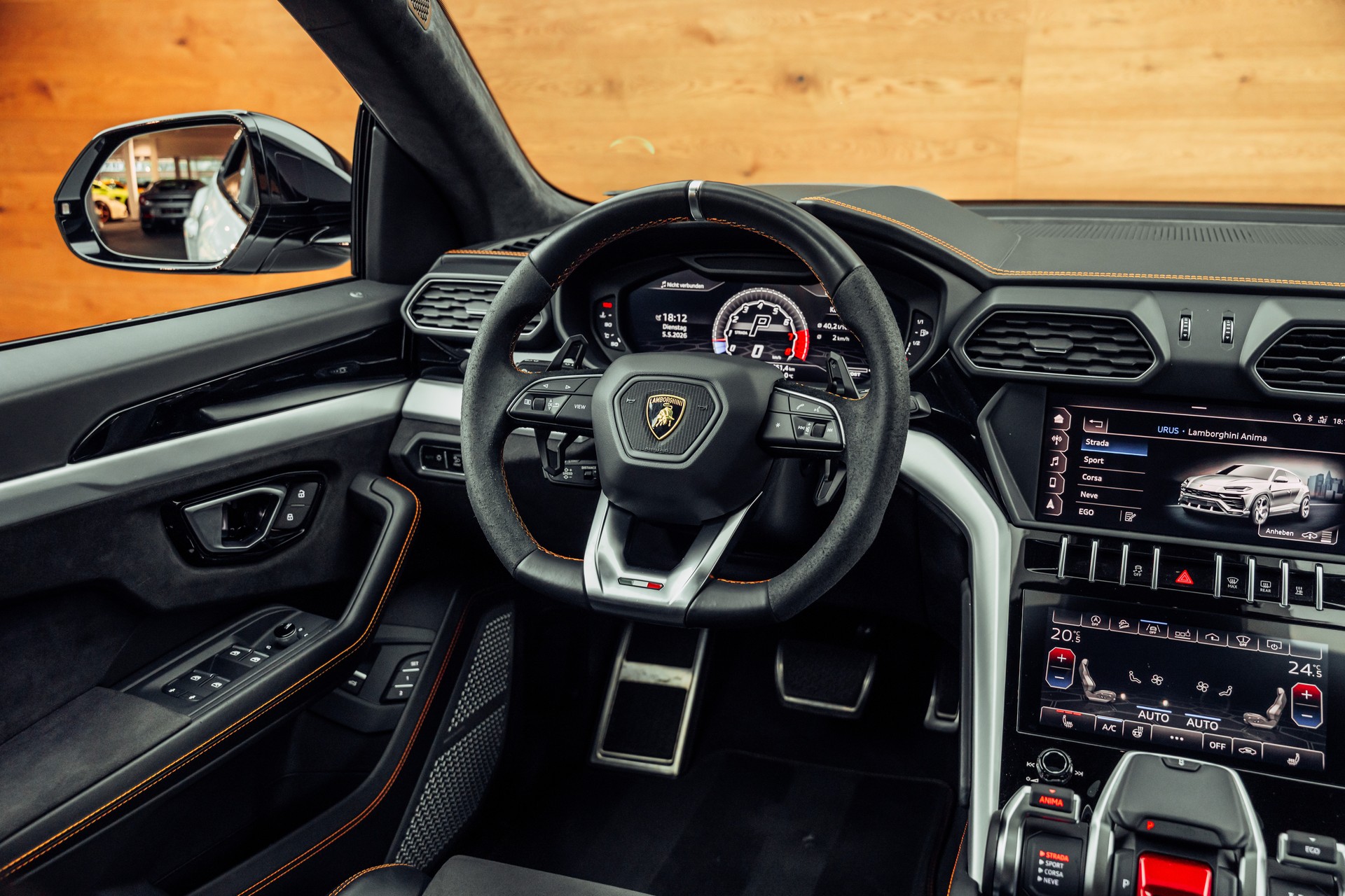 LAMBORGHINI Urus E-Gear Bianco Icarus-image-20
