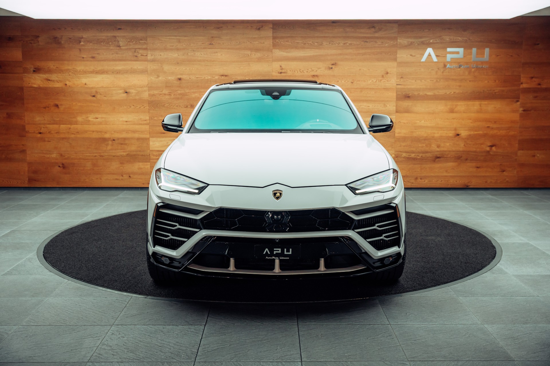 LAMBORGHINI Urus E-Gear Bianco Icarus-image-22