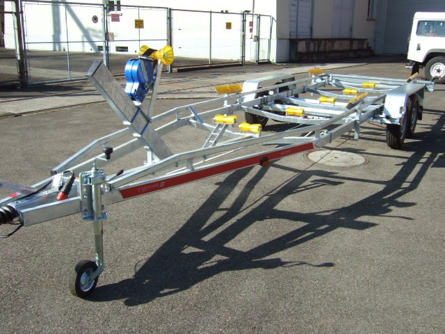 TEMARED BOAT B25 2'500KG-image-5