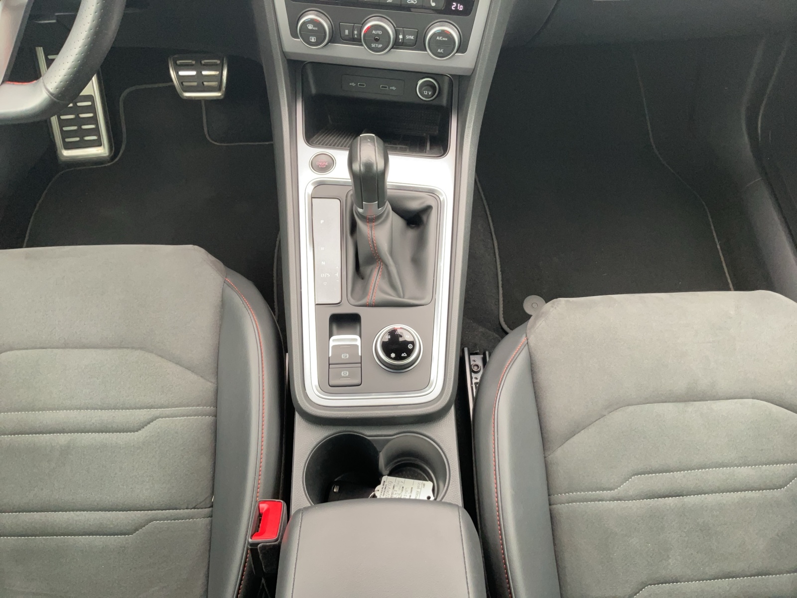 SEAT Ateca 2.0 TSI Hola FR 4Drive DSG-image-11