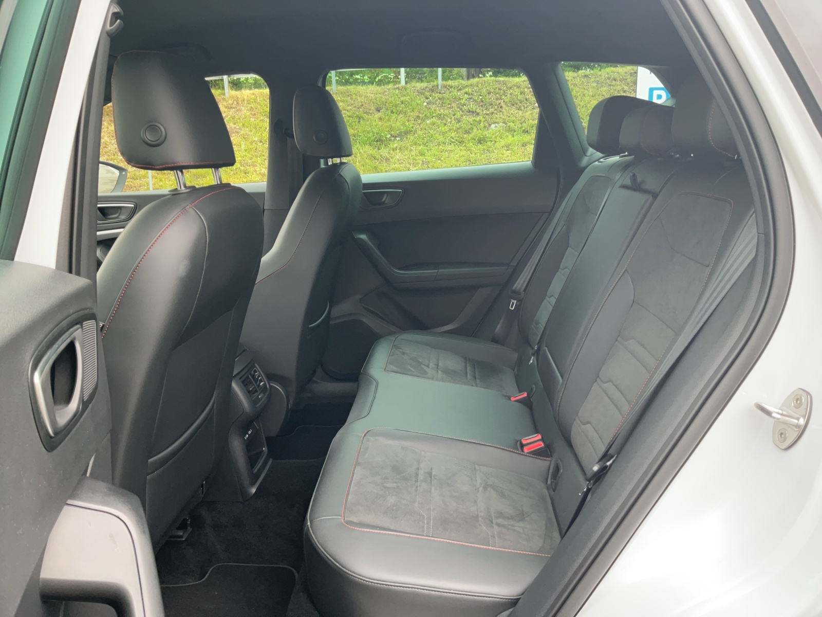 SEAT Ateca 2.0 TSI Hola FR 4Drive DSG-image-10