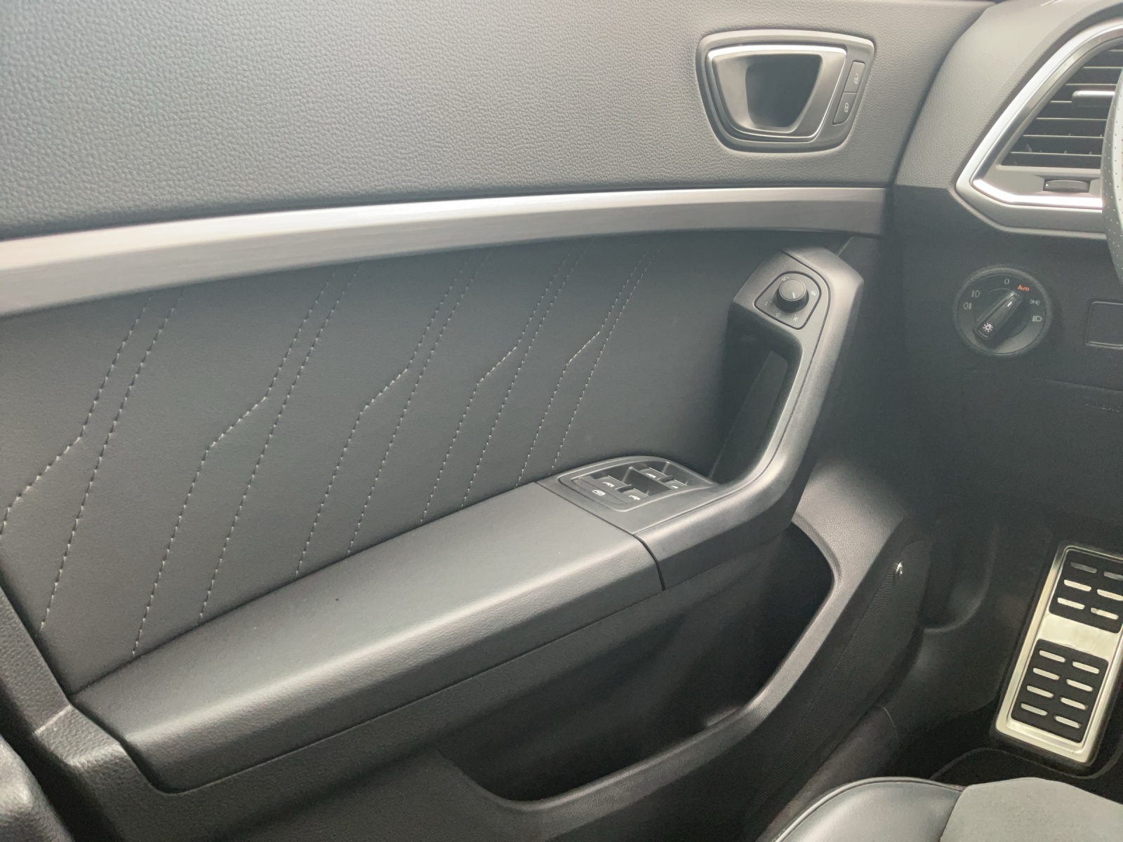 SEAT Ateca 2.0 TSI Hola FR 4Drive DSG-image-8