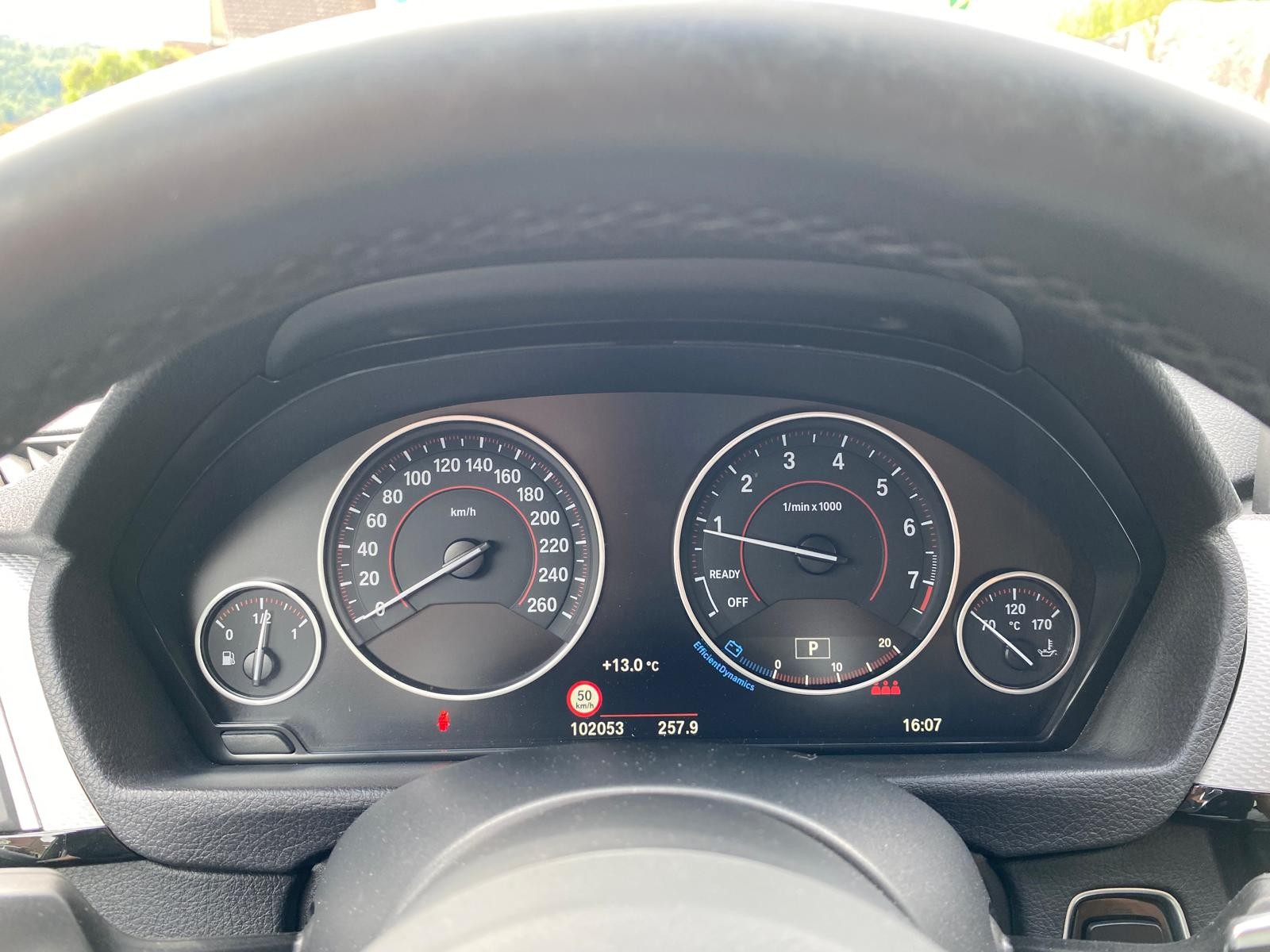 BMW 330i xDrive Touring M Sport Steptronic-image-11