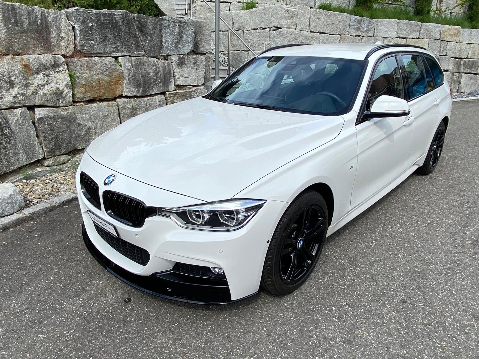 BMW 330i xDrive Touring M Sport Steptronic-image-0