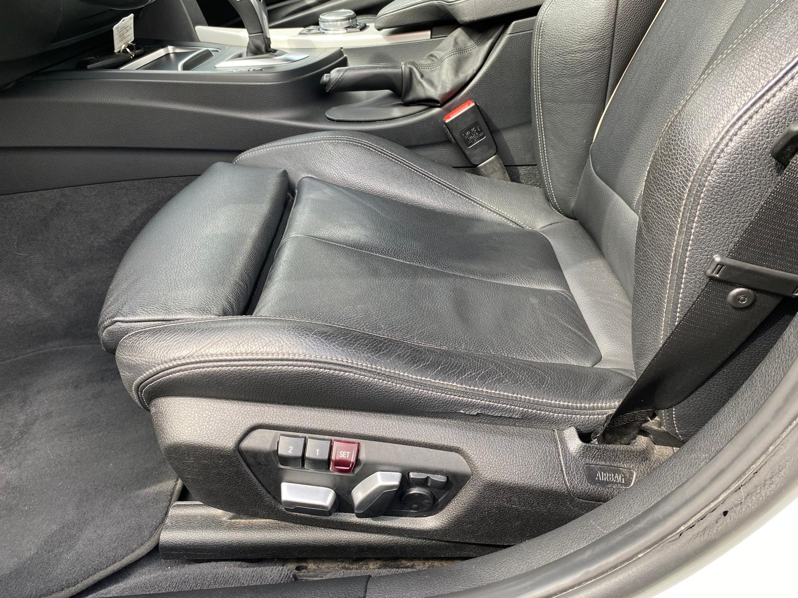 BMW 330i xDrive Touring M Sport Steptronic-image-10