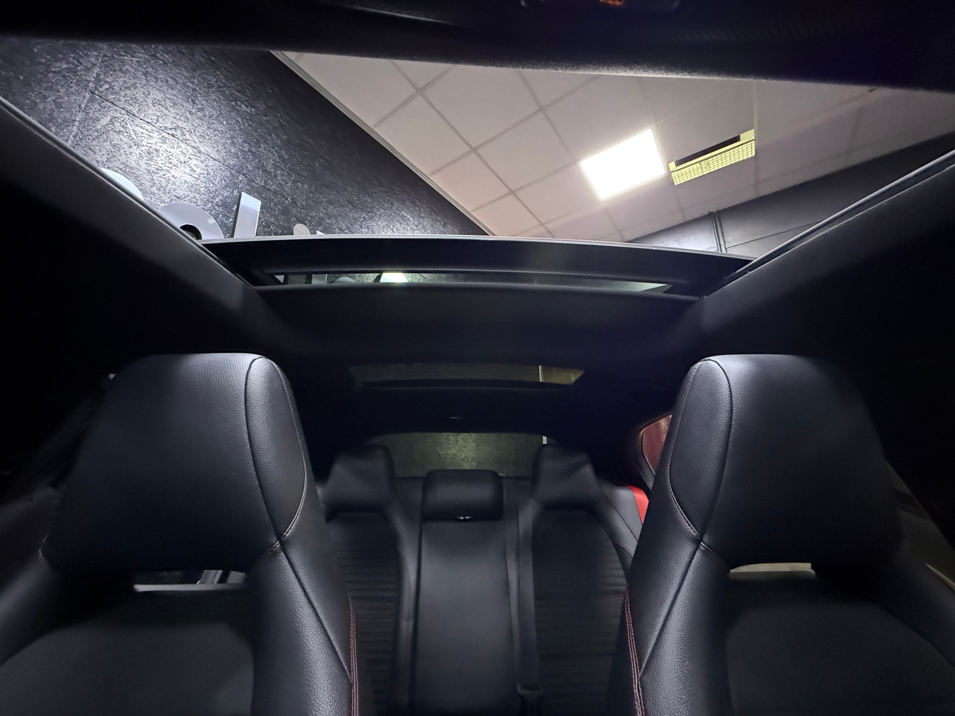 MERCEDES-BENZ GLA 45 AMG 4Matic 7G-DCT-image-16
