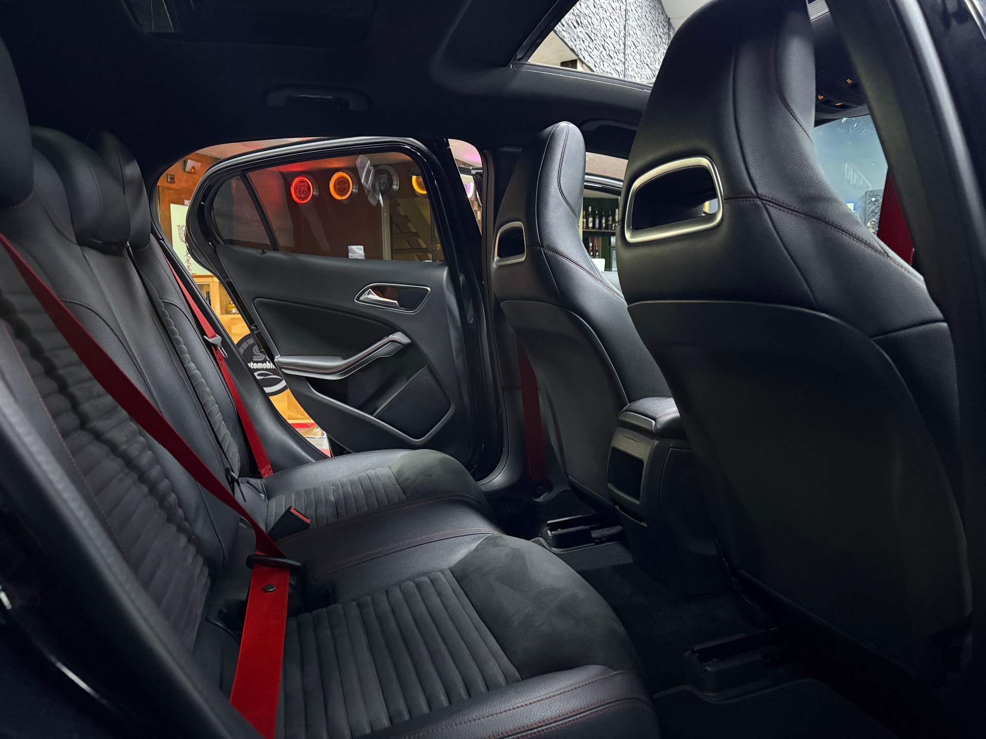 MERCEDES-BENZ GLA 45 AMG 4Matic 7G-DCT-image-19