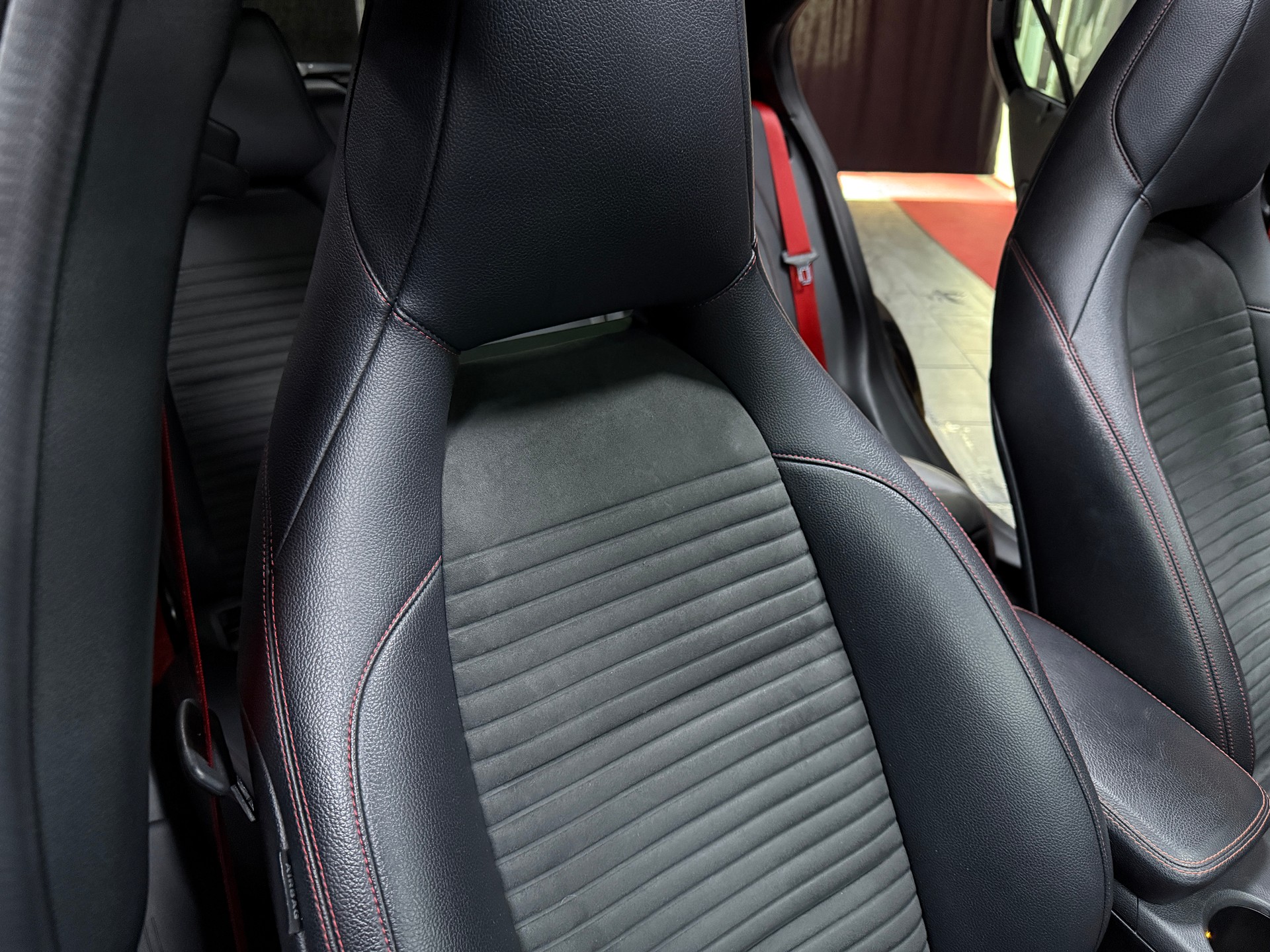 MERCEDES-BENZ GLA 45 AMG 4Matic 7G-DCT-image-15