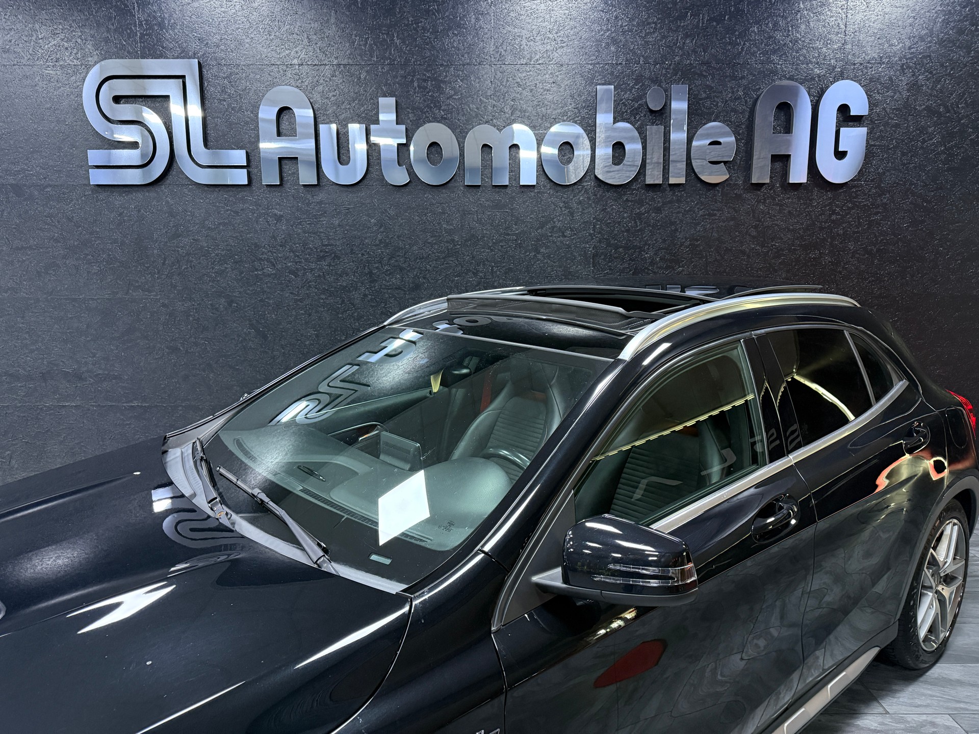 MERCEDES-BENZ GLA 45 AMG 4Matic 7G-DCT-image-2