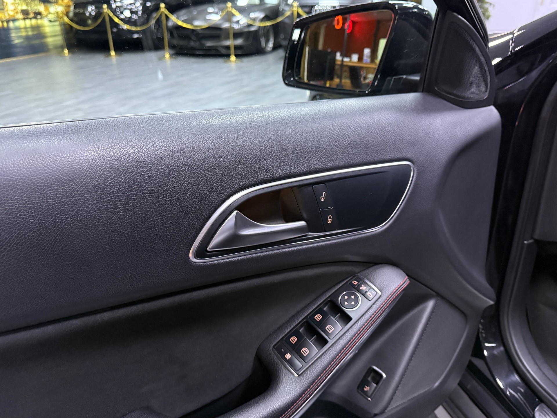 MERCEDES-BENZ GLA 45 AMG 4Matic 7G-DCT-image-9