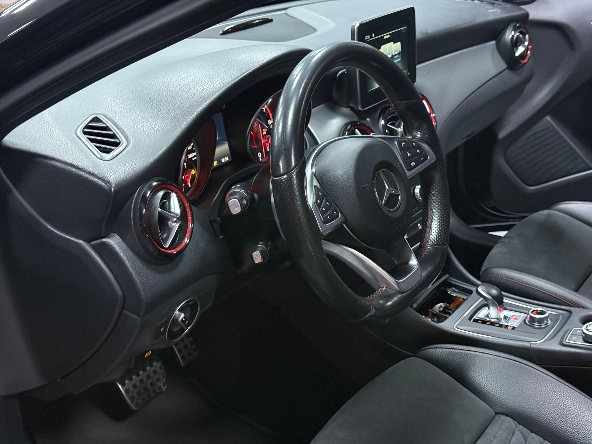 MERCEDES-BENZ GLA 45 AMG 4Matic 7G-DCT-image-10