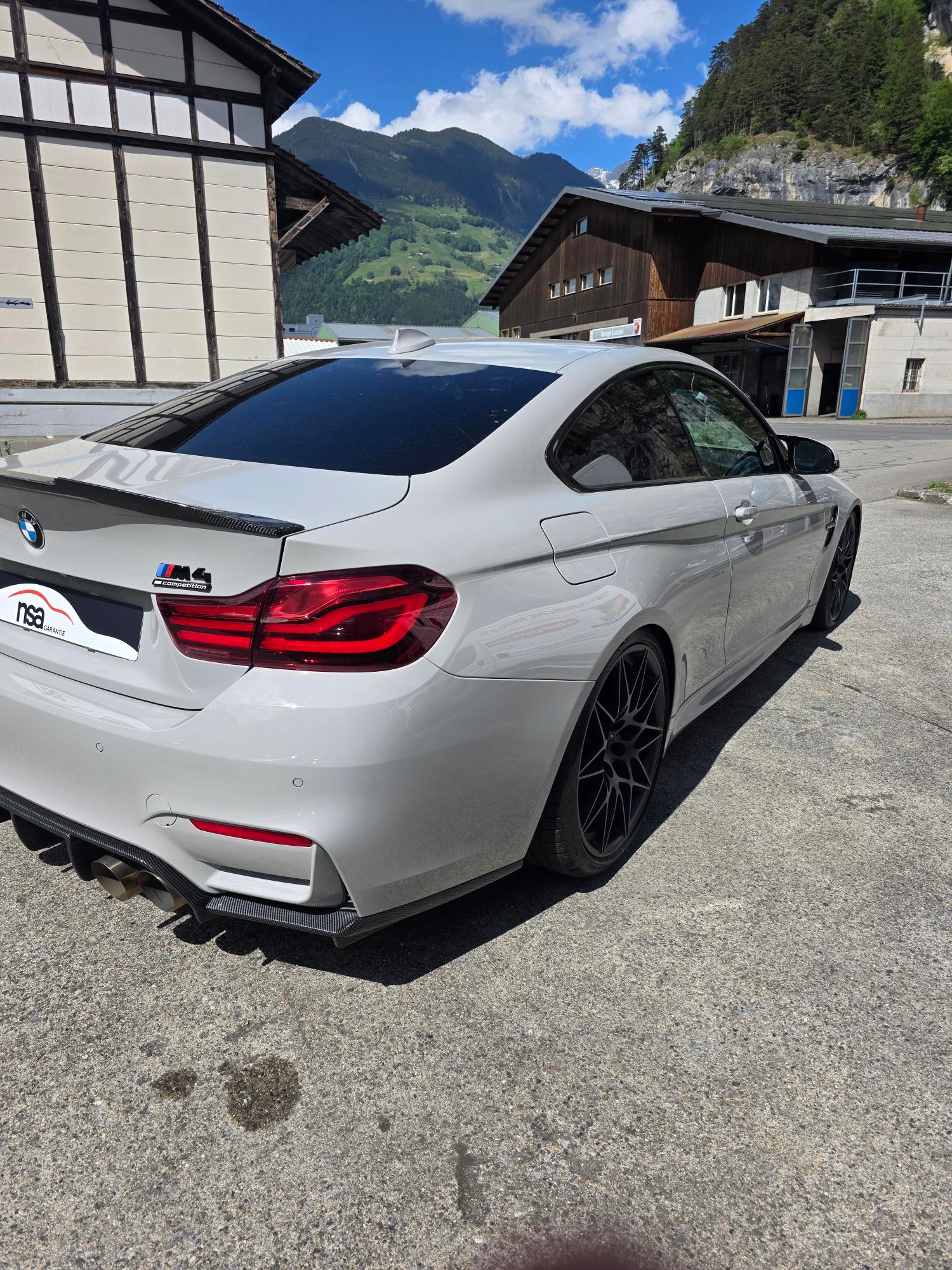 BMW M4 Coupé Competition DKG-image-4