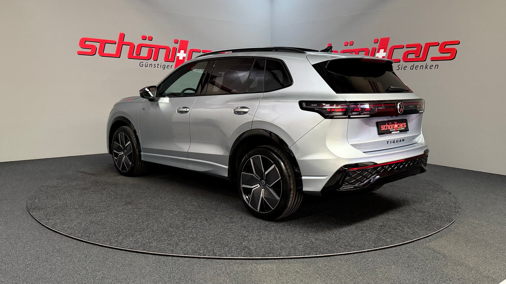 VW Tiguan 2.0 TSI DSG R-Line 4Motion-image-4