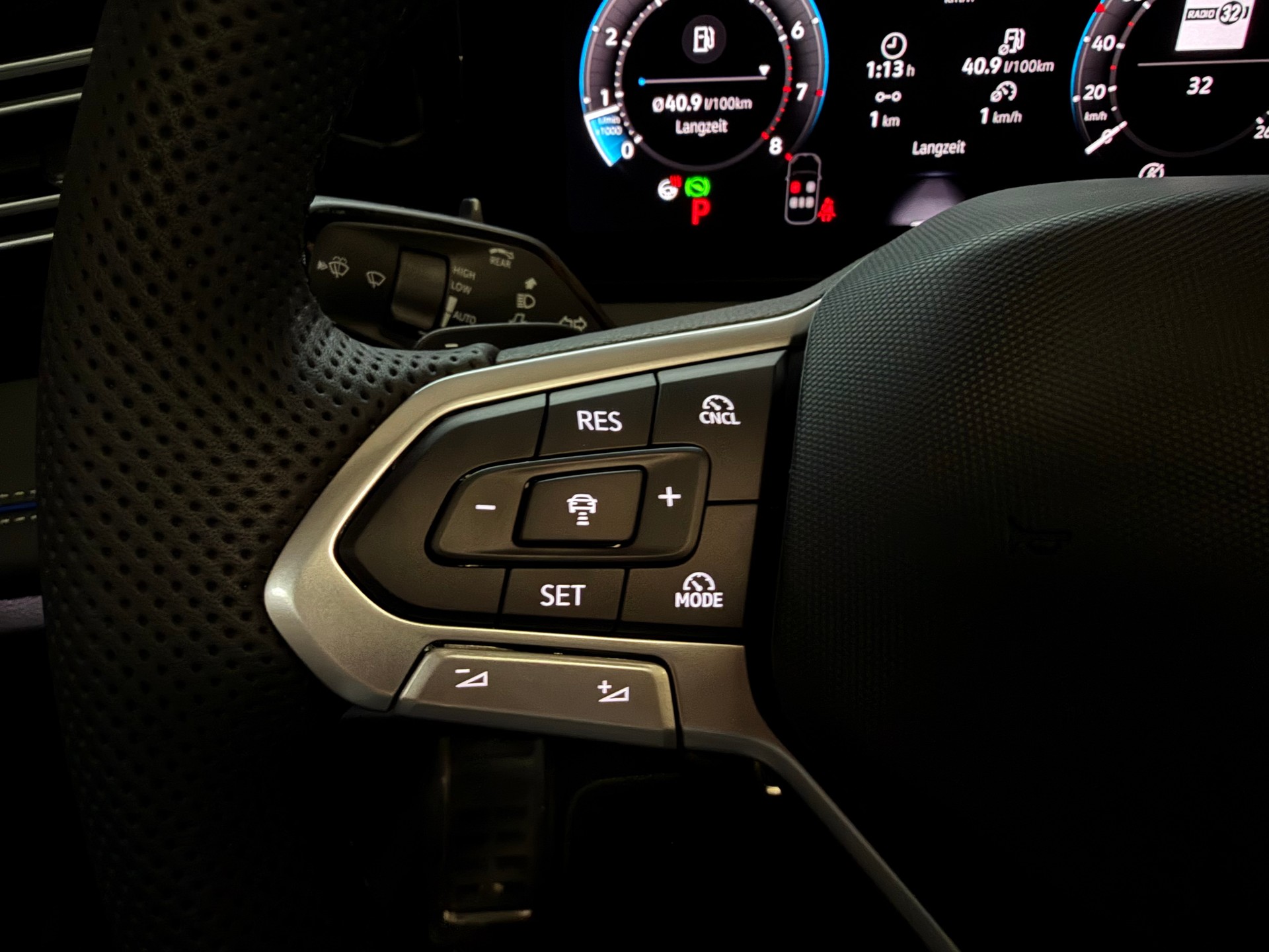 VW Tiguan 2.0 TSI DSG R-Line 4Motion-image-35