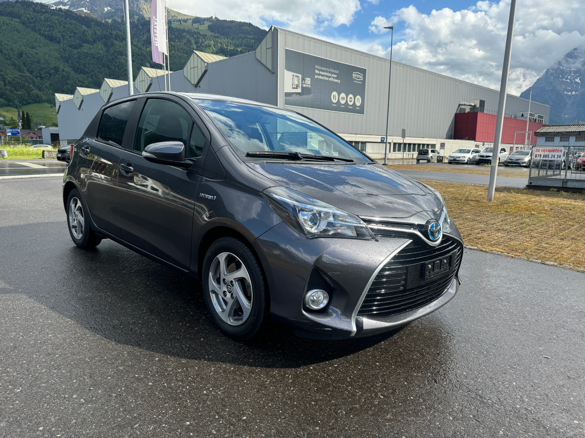 TOYOTA Yaris 1.5 VVT-i Hybrid Trend e-CVT-image-2