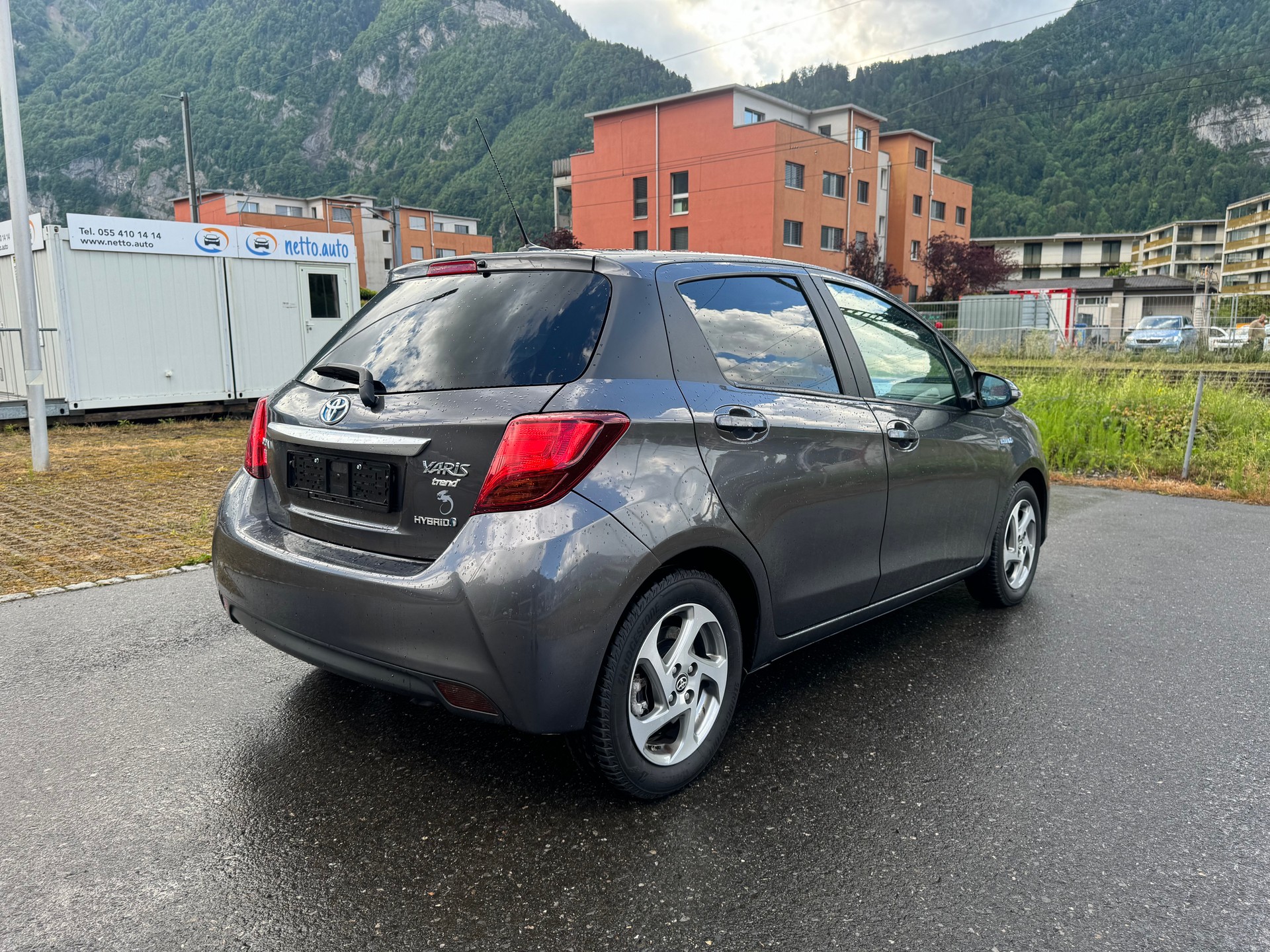TOYOTA Yaris 1.5 VVT-i Hybrid Trend e-CVT-image-3