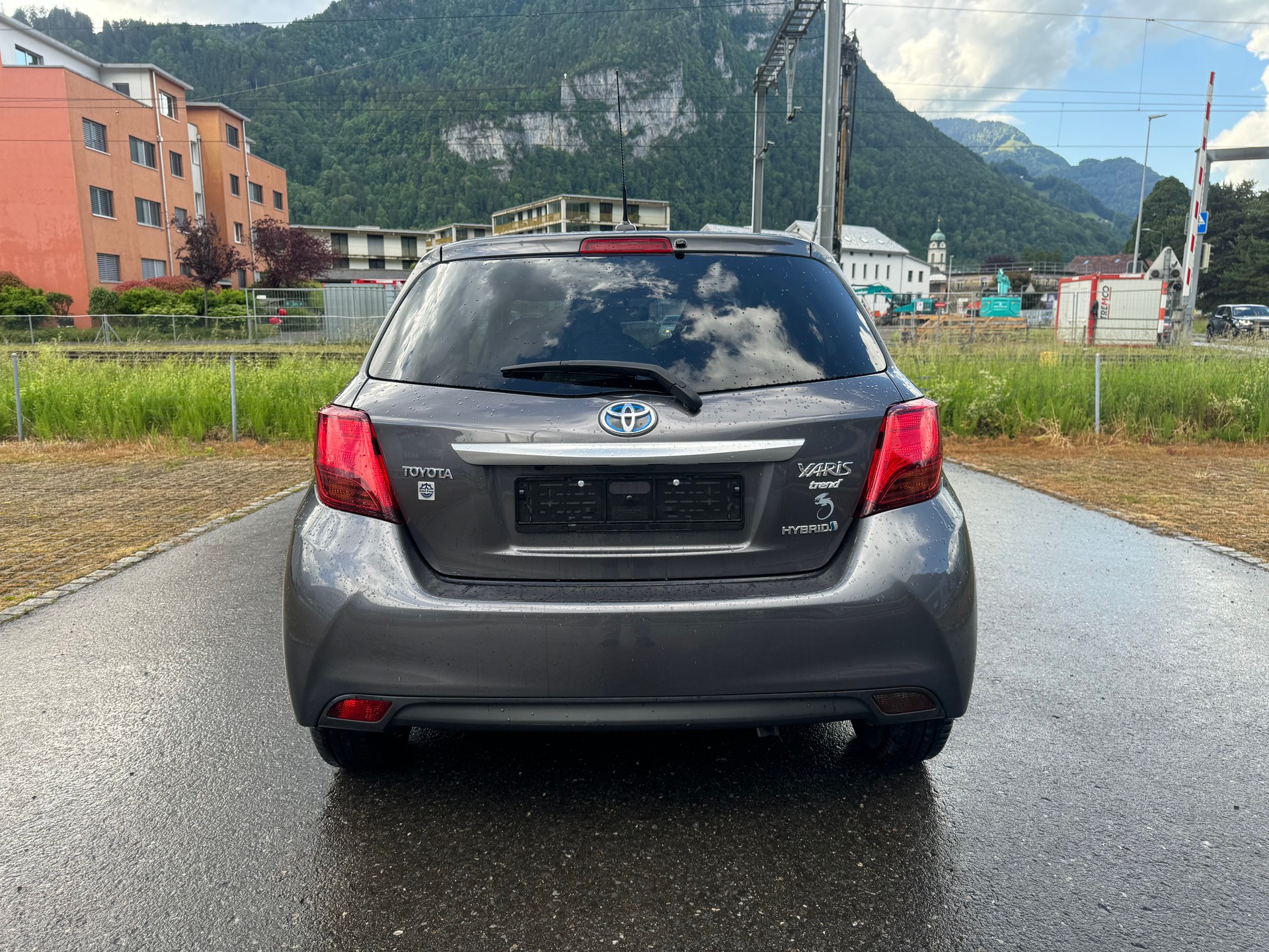 TOYOTA Yaris 1.5 VVT-i Hybrid Trend e-CVT-image-5