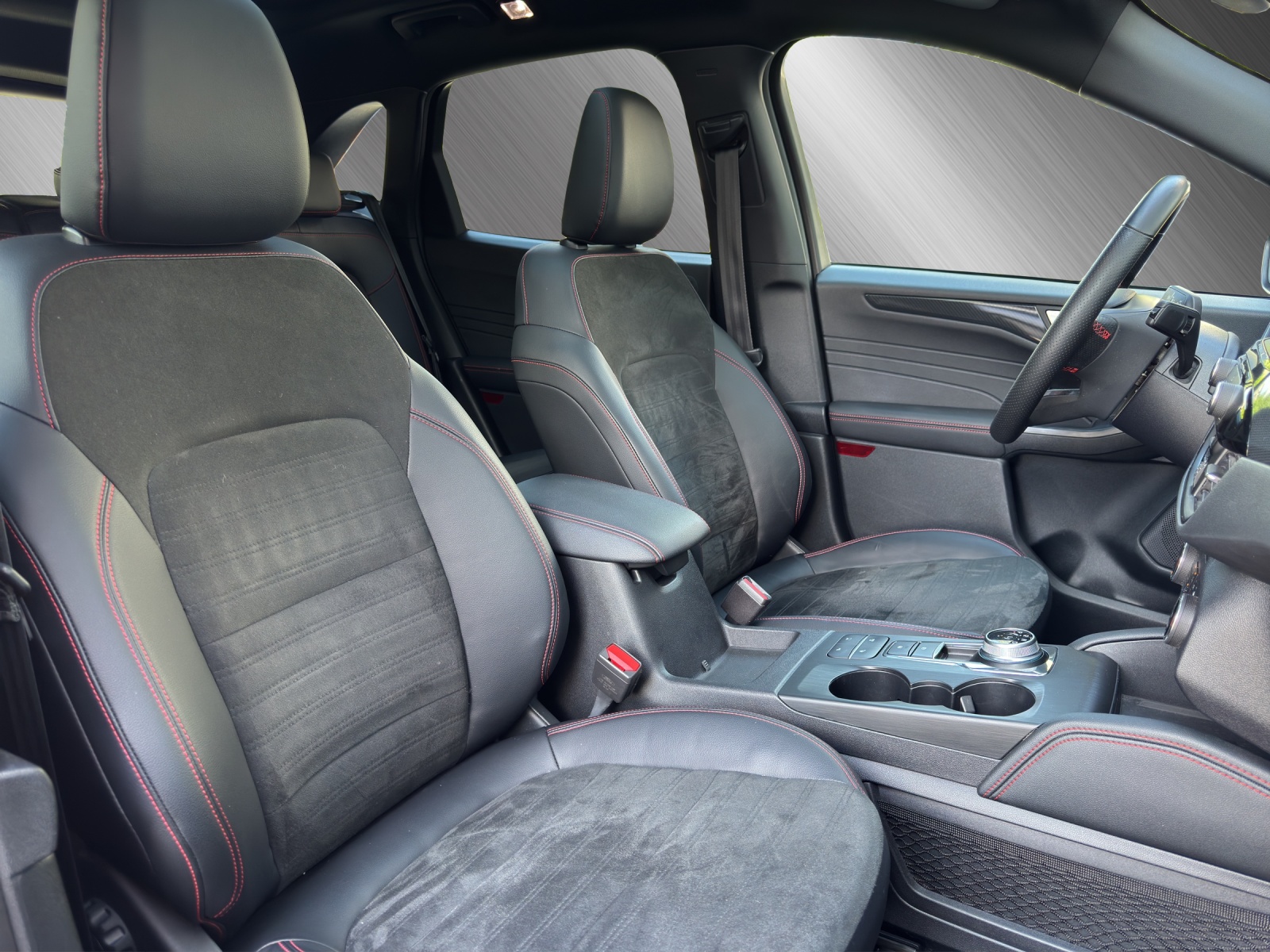 FORD Kuga 2.5 Hybrid ST-Line X 4x4 Black Edition-image-11