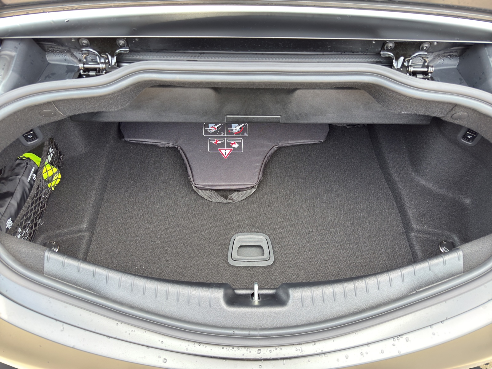 MERCEDES-BENZ CLE AMG 53 Cabrio 4Matic+ 9G-Tronic-image-7