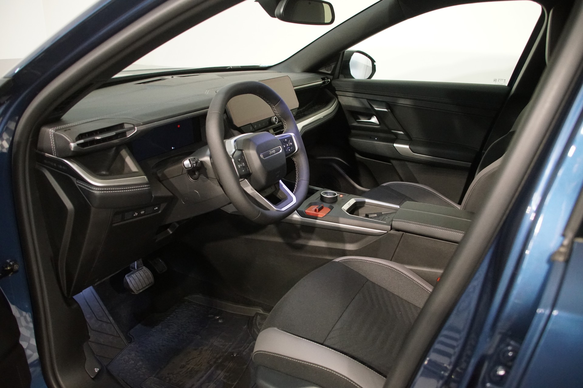 JEEP Compass 1.2 T e-Hybrid First Edition-image-10