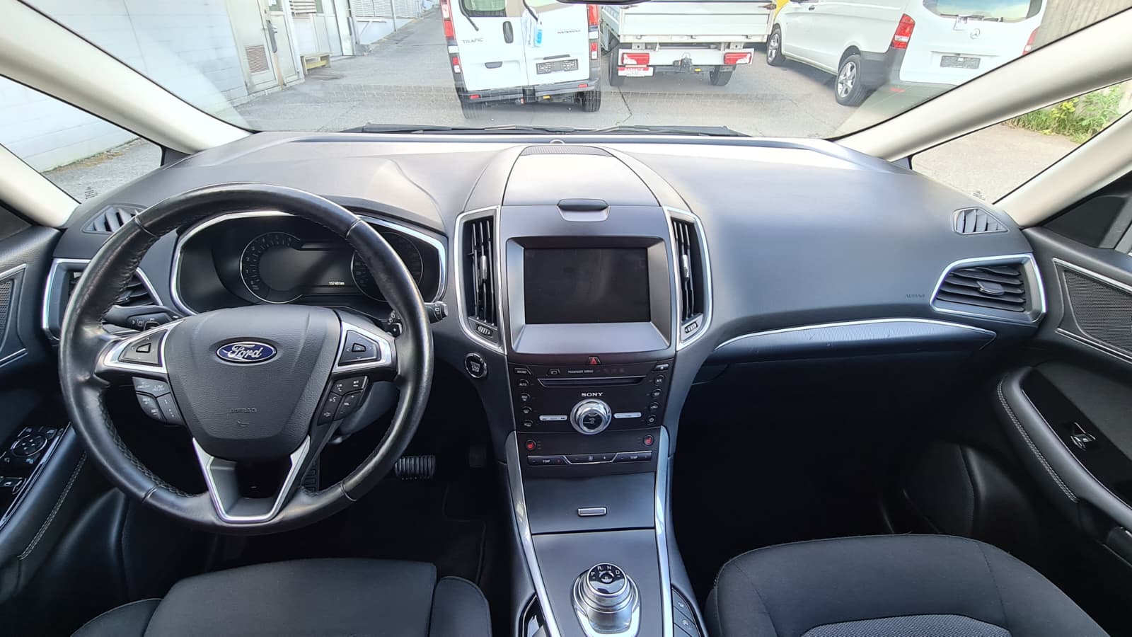 FORD S-Max 2.0 TDCi Titanium Automatic ** Gr-Navi ** RF-Kamera 360° ** Sitzheizung ** Anh-Kupplung ** Frisch Ab MFK & Service **-image-14