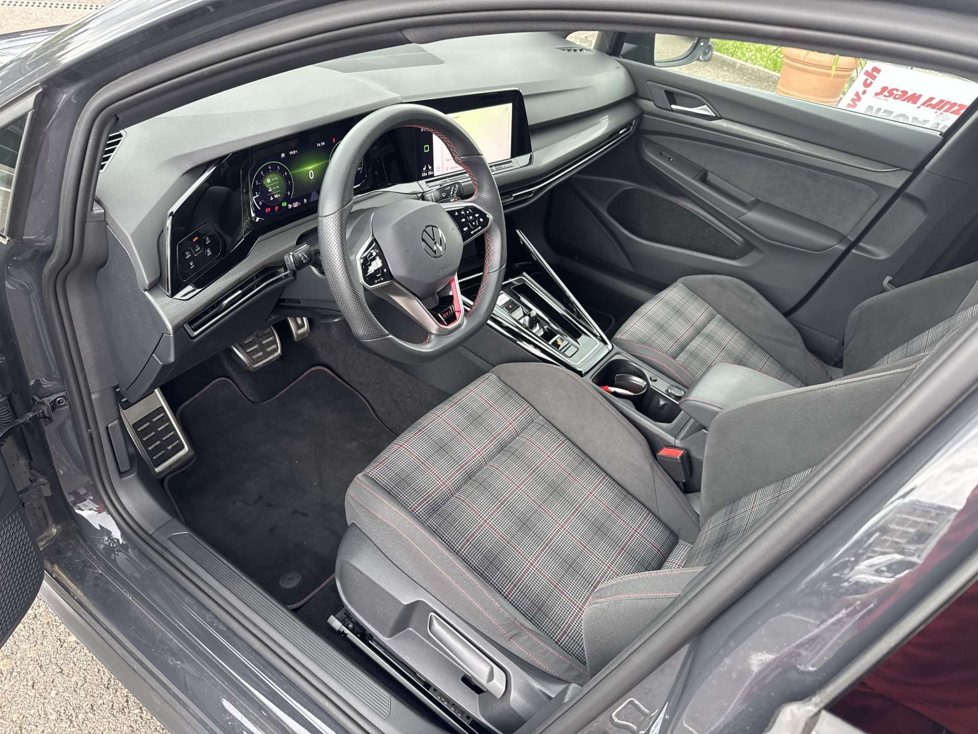 VW Golf 2.0 TSi GTi DSG-Automat 245PS-image-5
