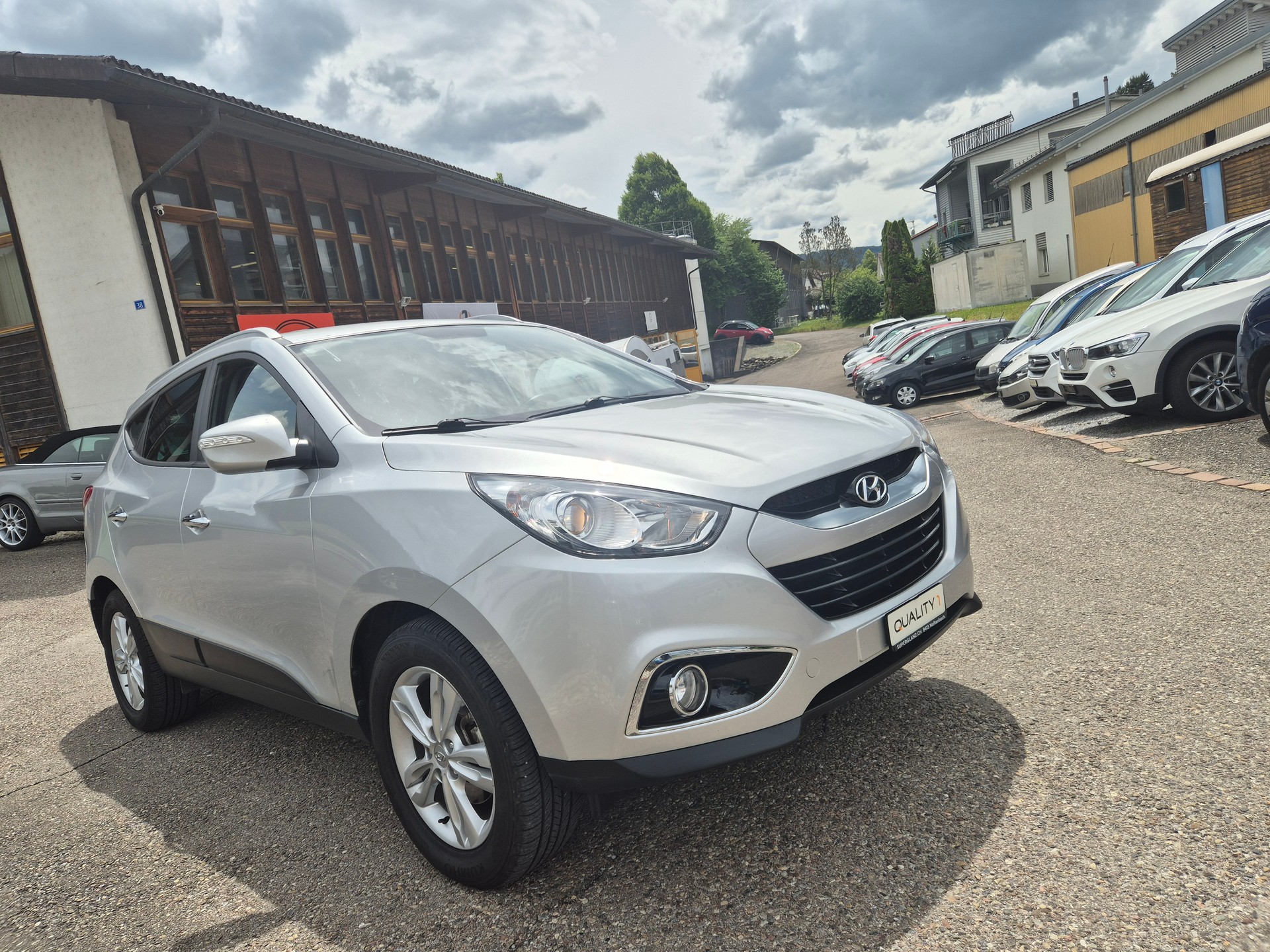 HYUNDAI iX 35 2.0 Premium 4WD Automatic-image-6