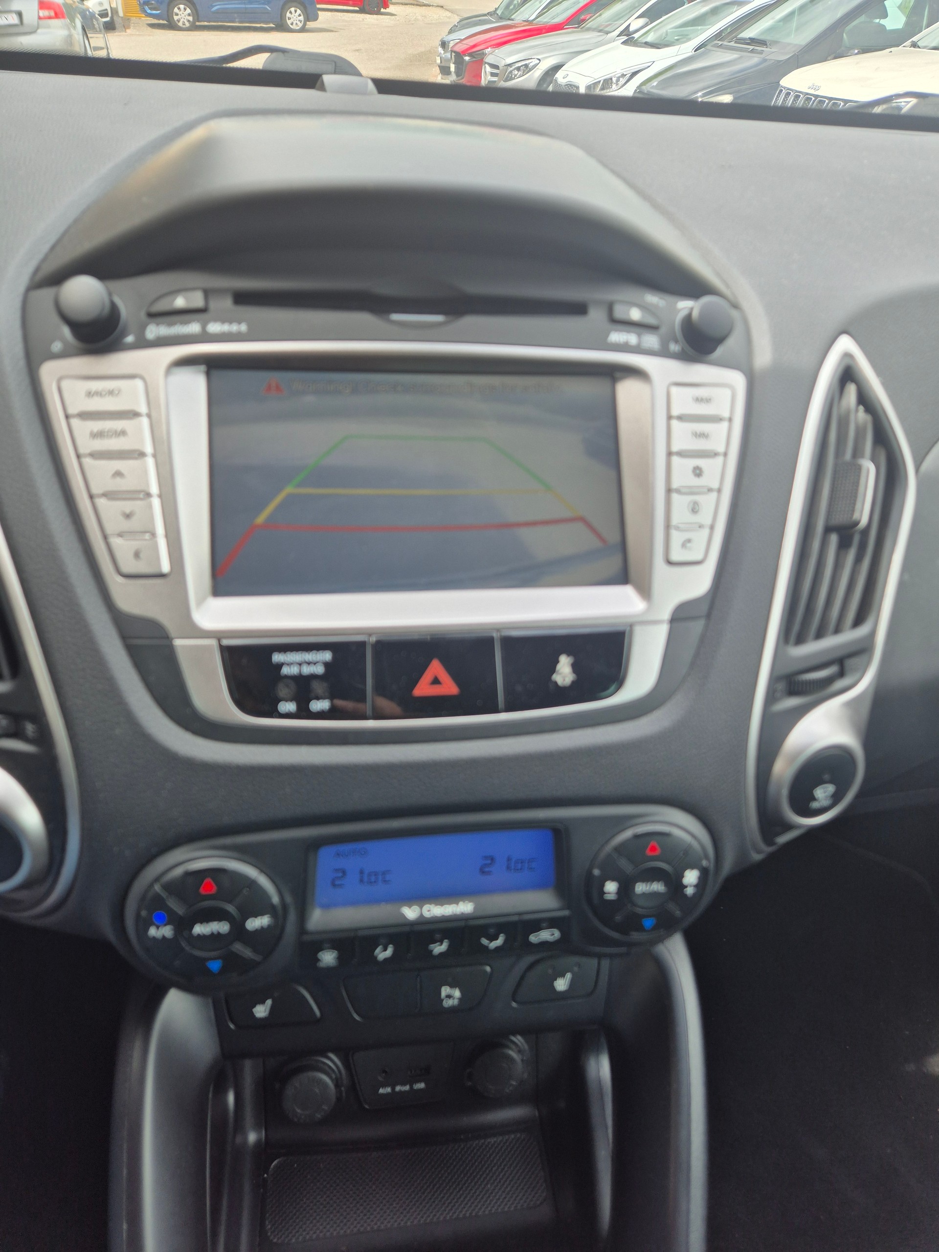 HYUNDAI iX 35 2.0 Premium 4WD Automatic-image-7