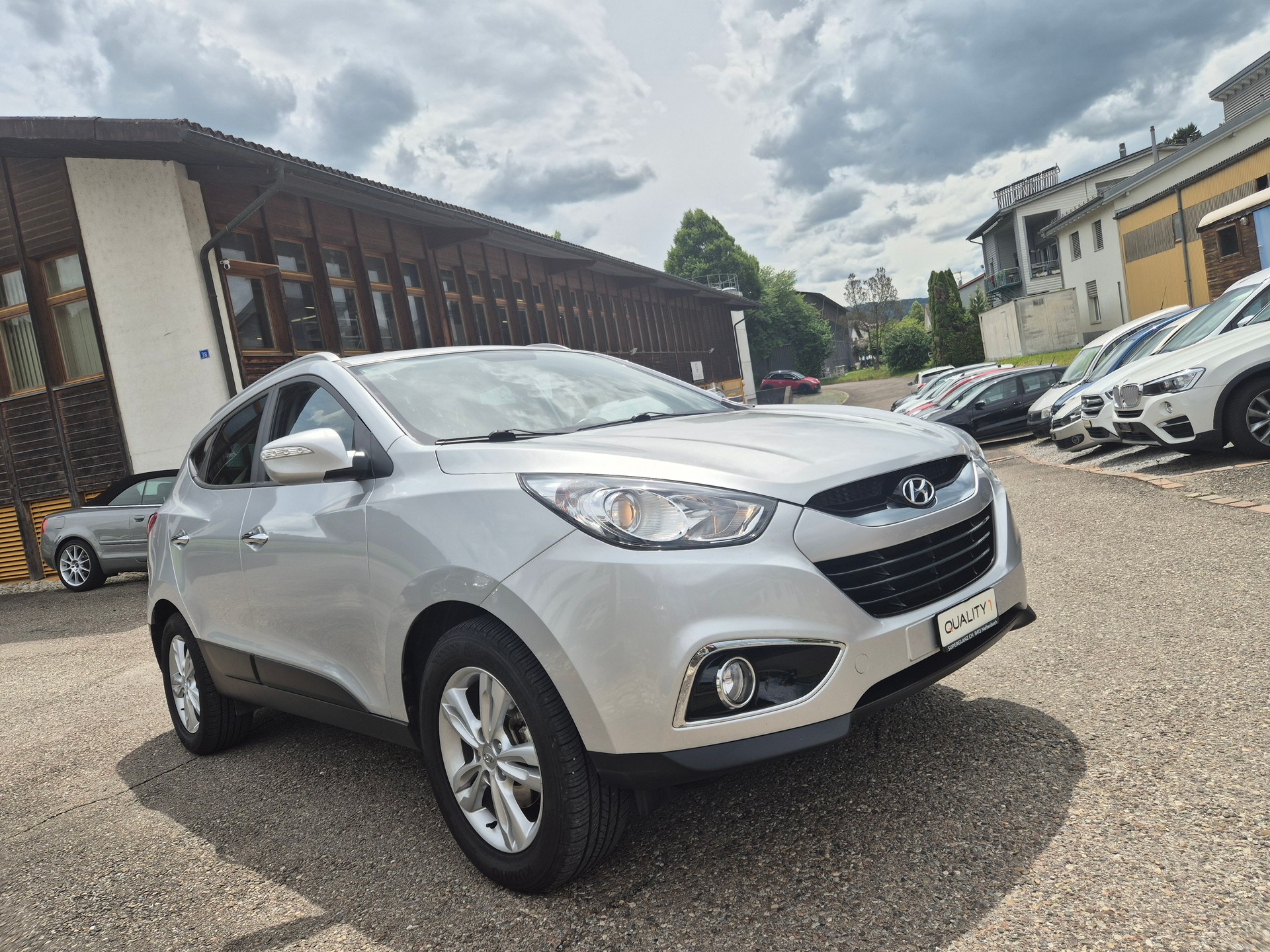 HYUNDAI iX 35 2.0 Premium 4WD Automatic-image-5
