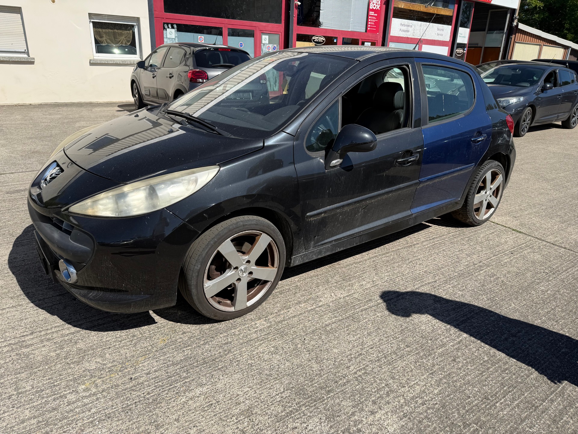 PEUGEOT 207 1.6 16V Turbo Sport-image-5