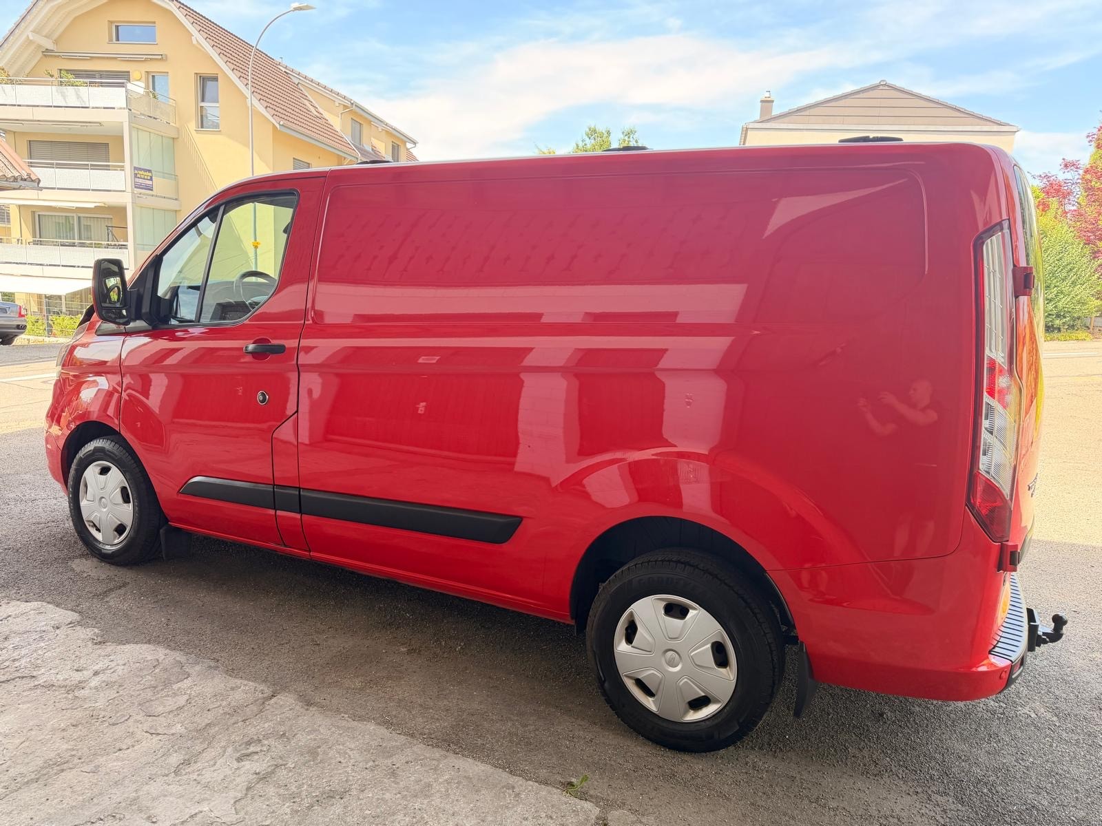 FORD Transit Custom Van 300 L1H1 Ambiente-image-2
